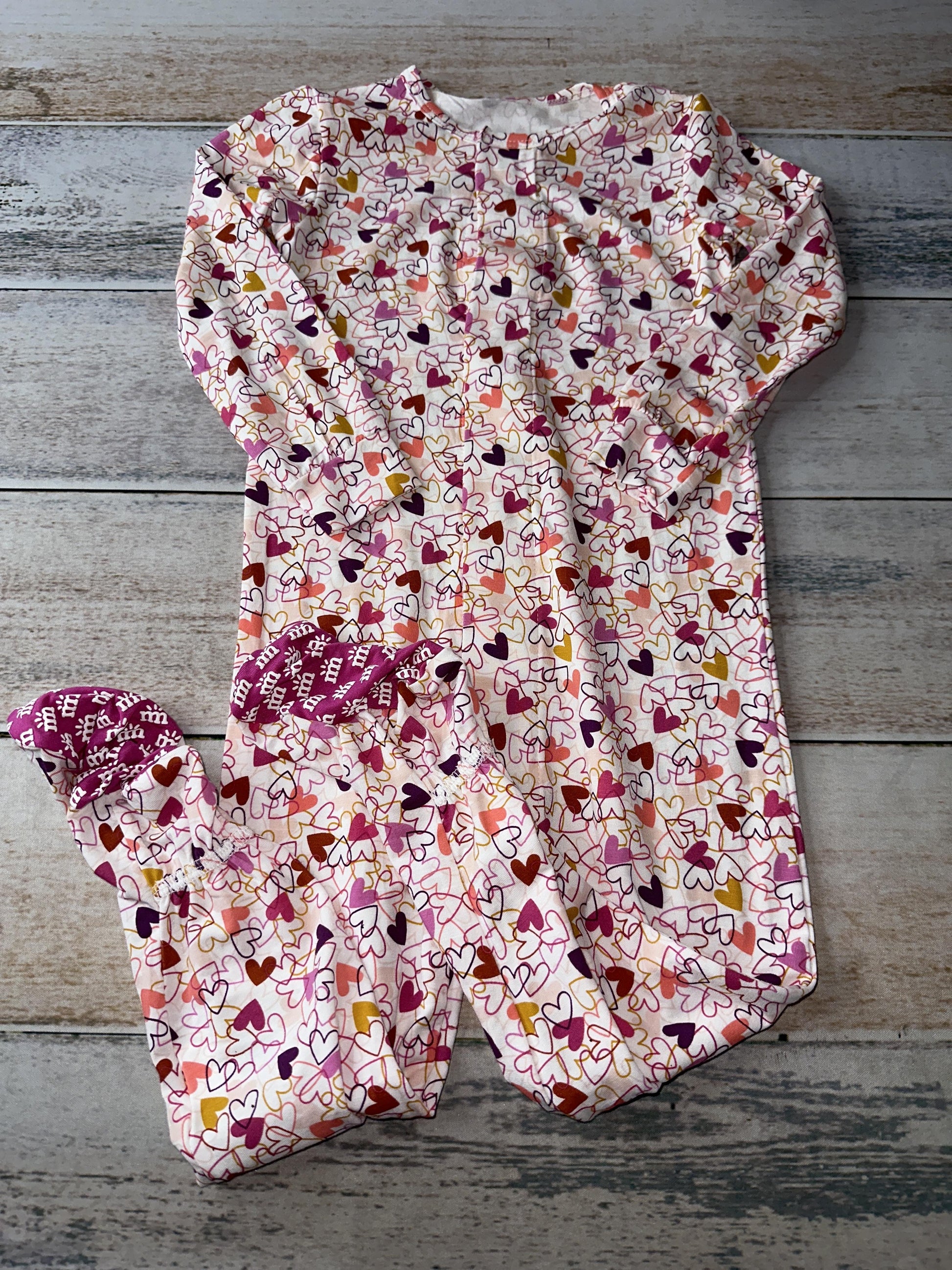 Magnetic Me Girls Hearts Pajamas Size: 18-24 months Hearts