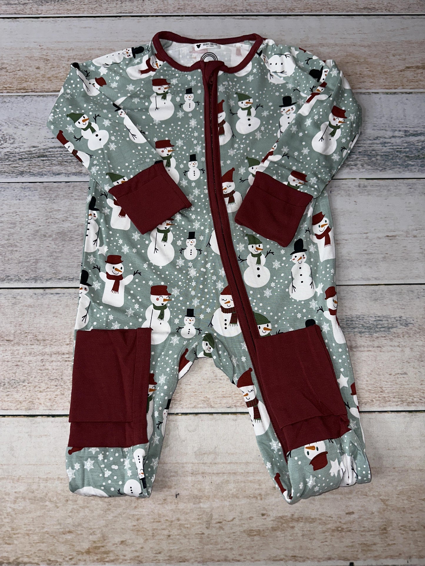 Emerson Unisex Holiday Pajamas Size: 12-18 months Holiday