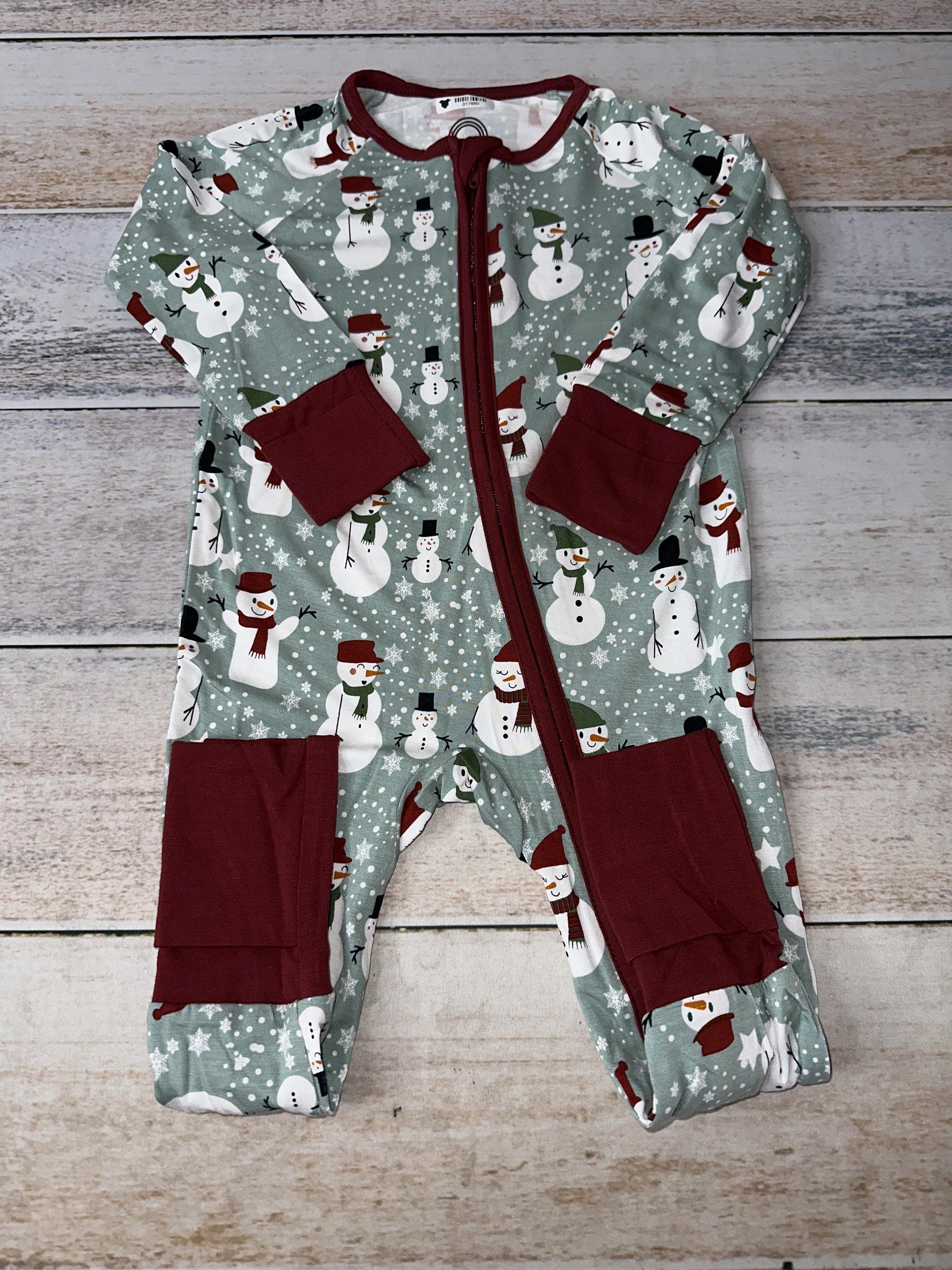 Emerson Unisex Holiday Pajamas Size: 12-18 months Holiday