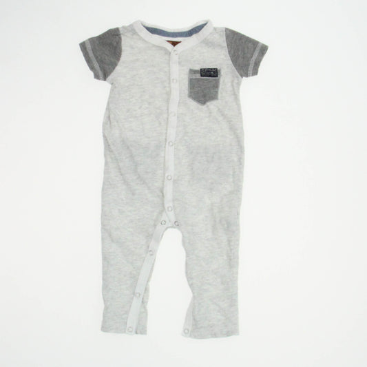 7 for all Mankind Boys Ivory | Gray Long Sleeve Outfit Size: 3-6 Months