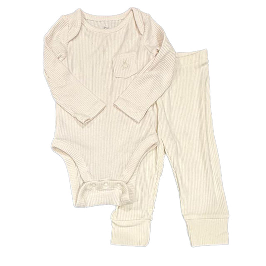 Gap Girls Ivory Apparel Sets Size: 6-12 Months