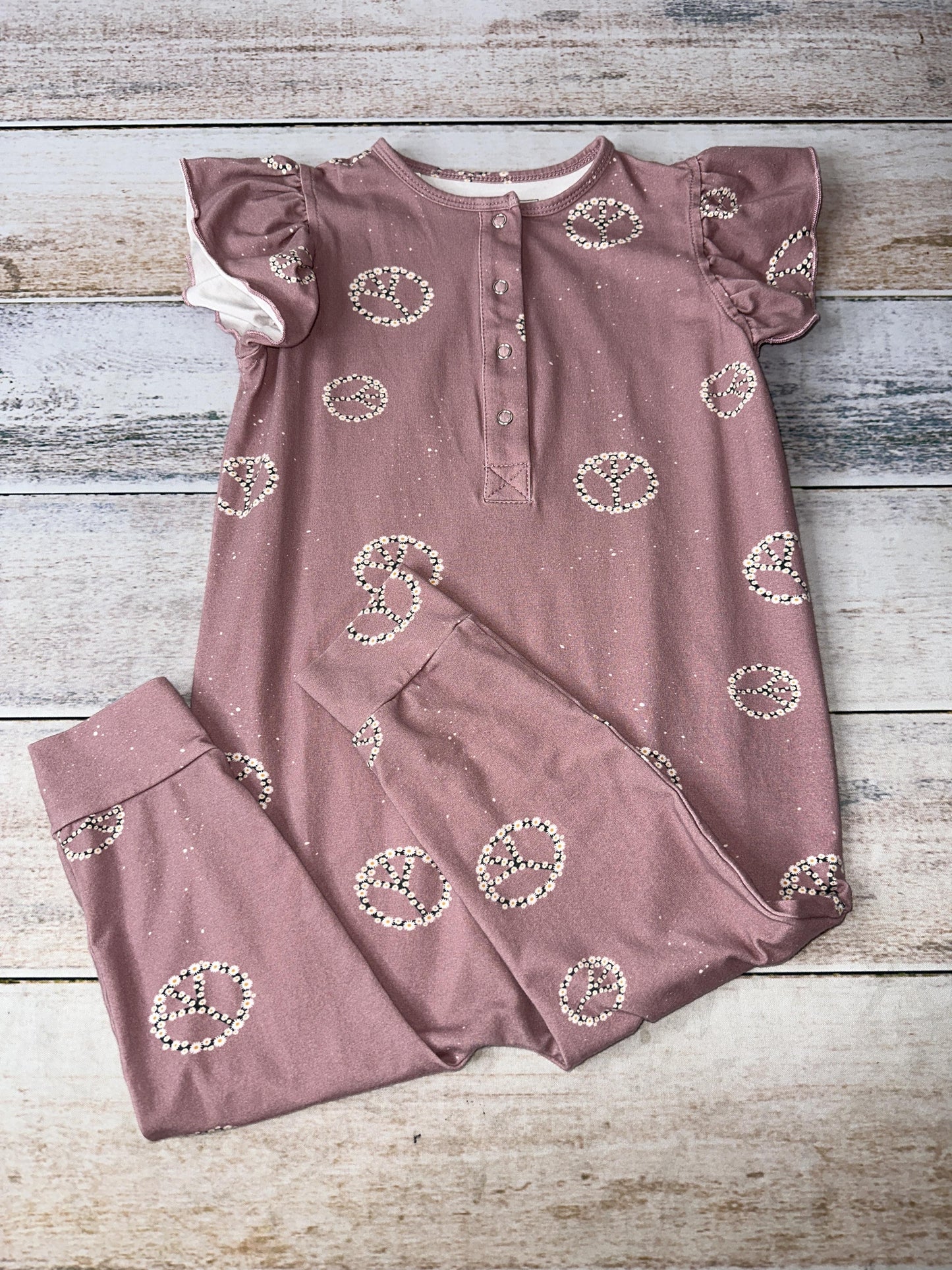 The Mini Babe Girls Lavender | Mauve | Pattern Romper Size: 3T Lavender | Mauve | Pattern