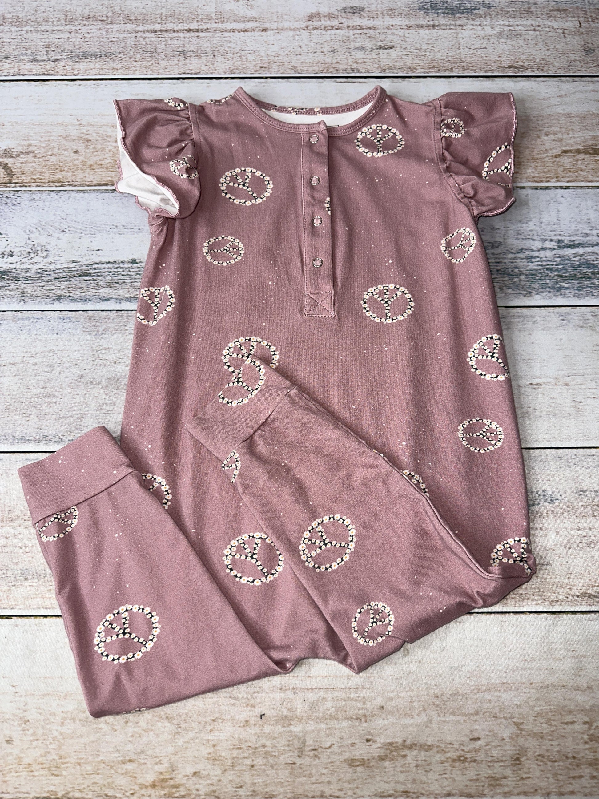 The Mini Babe Girls Lavender | Mauve | Pattern Romper Size: 3T Lavender | Mauve | Pattern