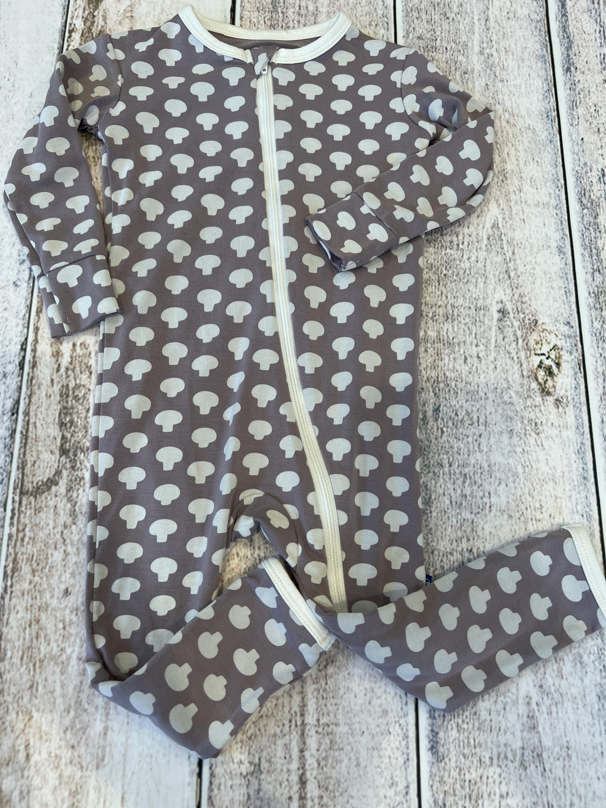 KicKee Pants Girls Lavender | White | Pattern Long Sleeve Outfit Size: 9-12 Months Lavender | White | Pattern