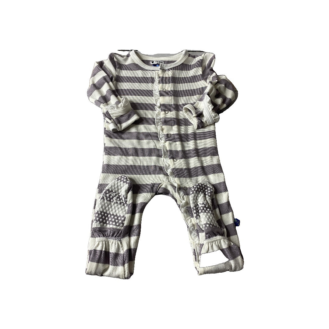 KicKee Pants Girls Lavender | White | Stripe Pajamas Size: 6-9 months Lavender | White | Stripe