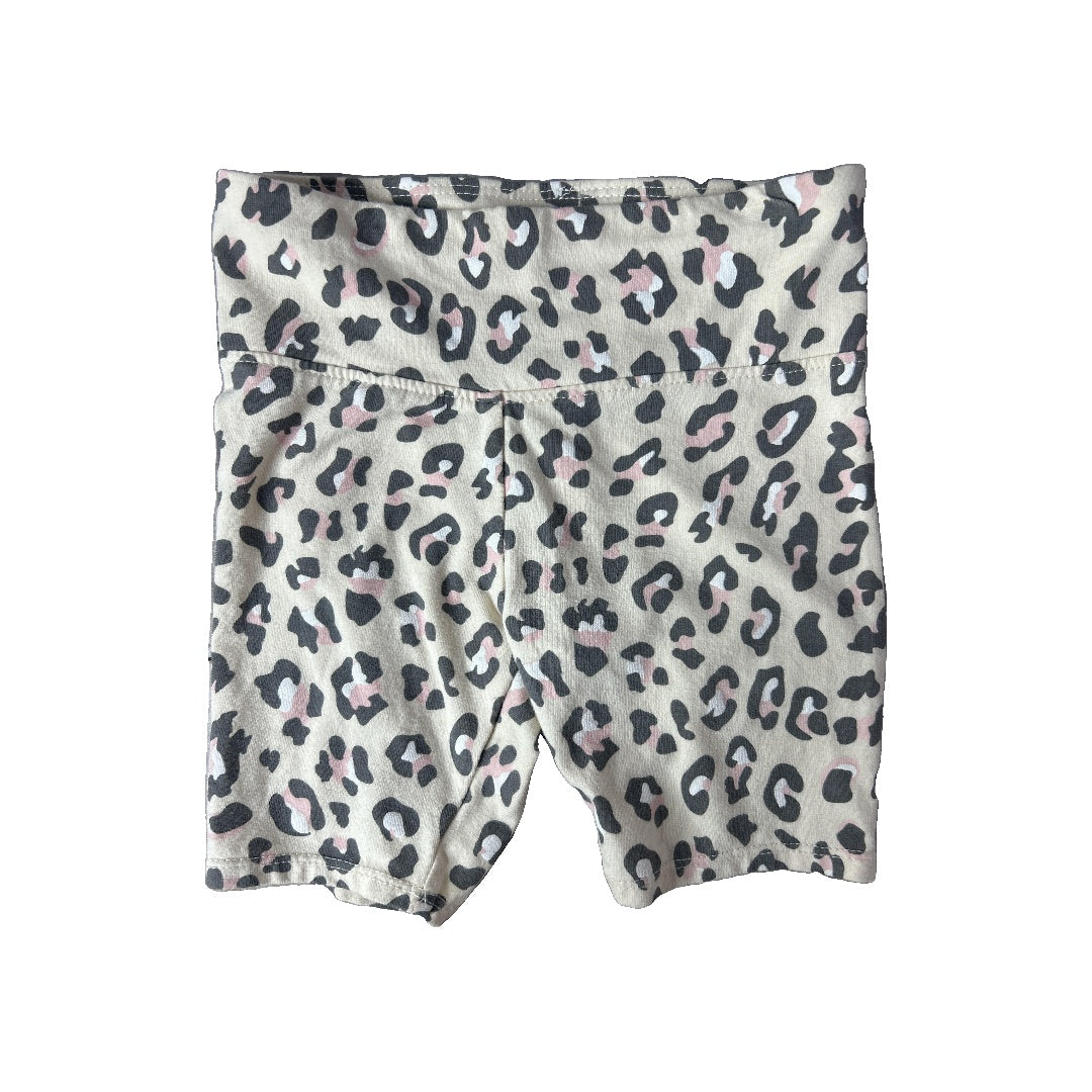 Girls Leopard print Shorts Size: 5T Leopard print