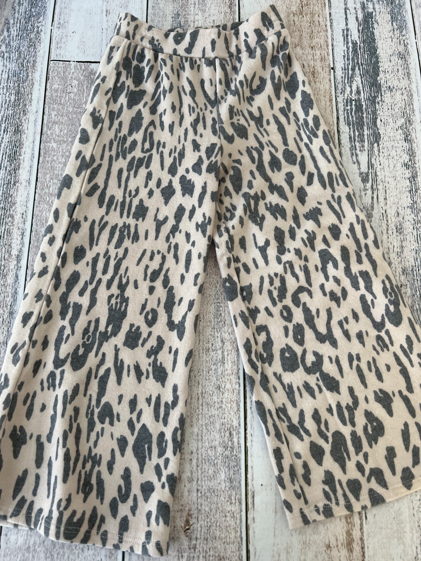 Chaser Girls Leopard print Pants Size: 3T Leopard print