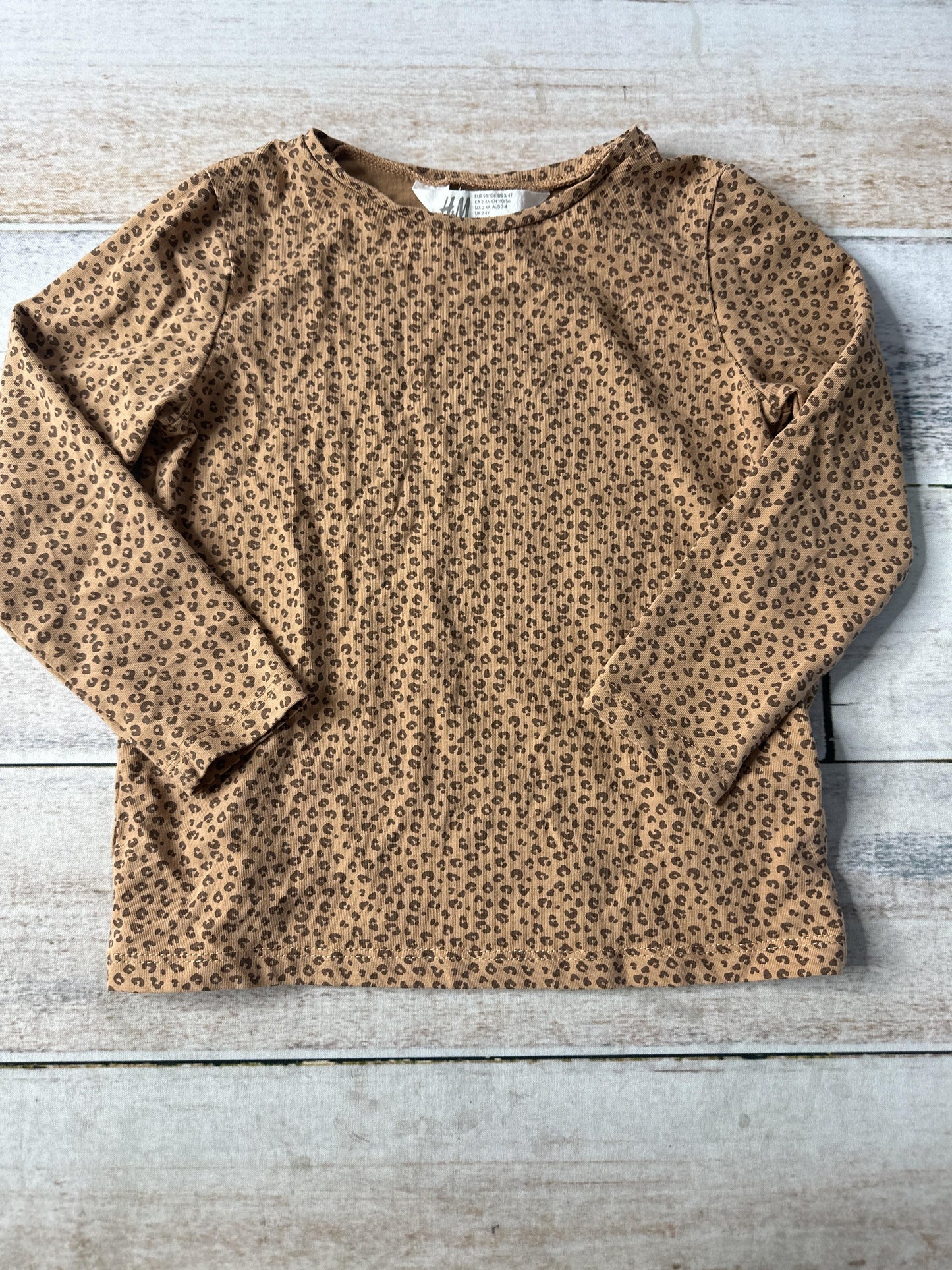 H&M Girls Leopard print Long Sleeve T-Shirt Size: 3T Leopard print
