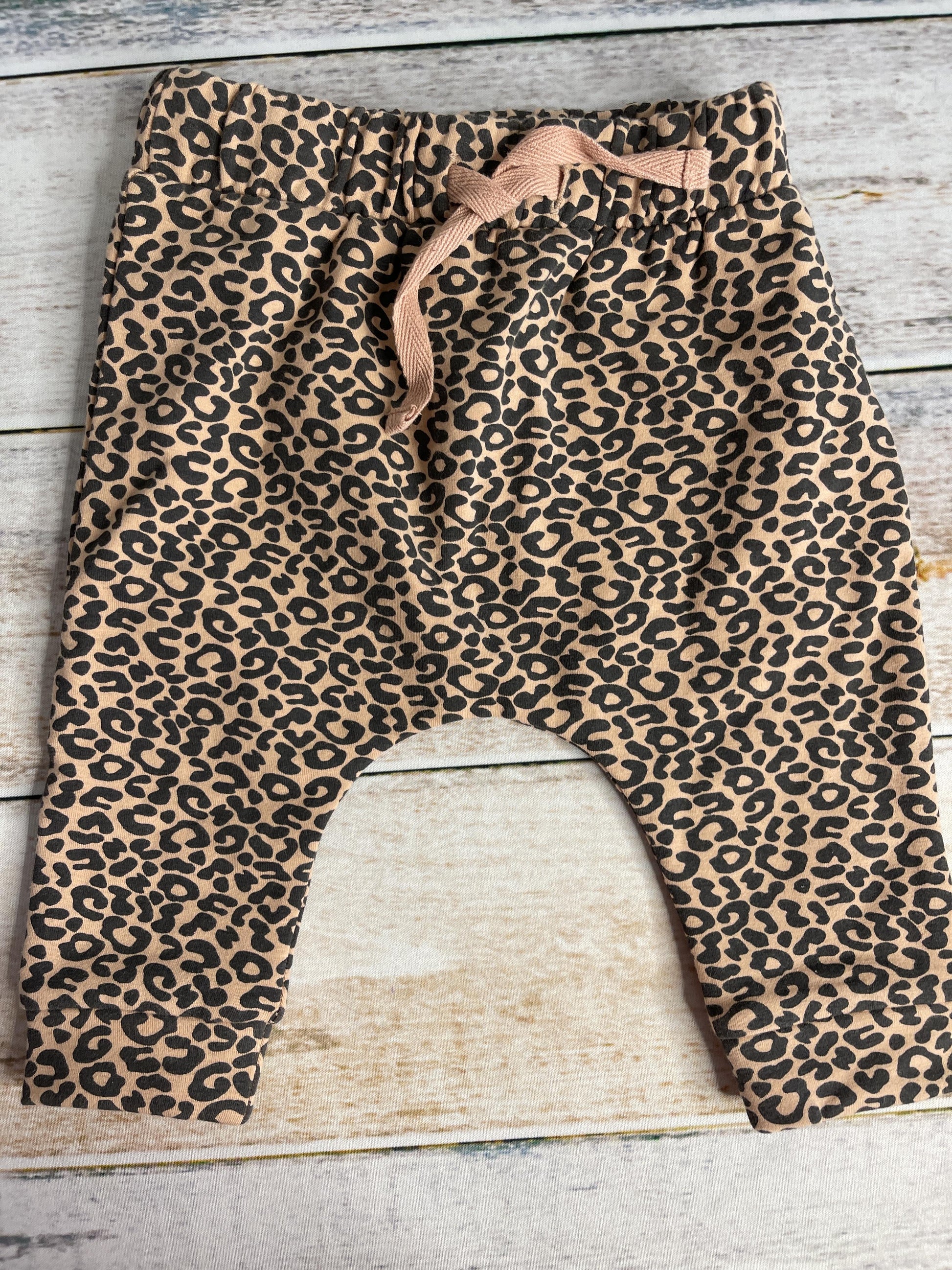 Nordstrom Girls Leopard print Pajamas Size: 9 months Leopard print