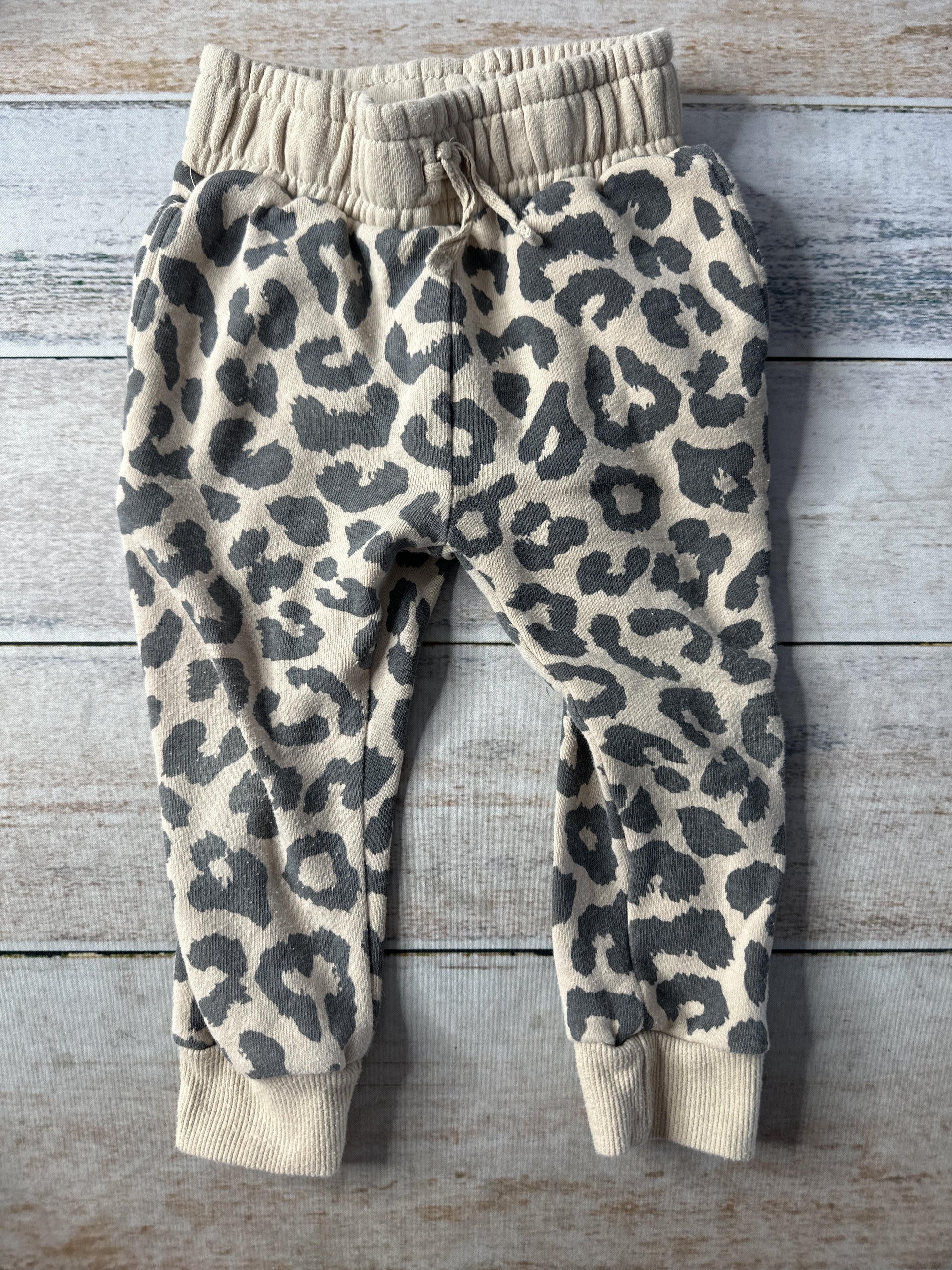 Grayson mini Girls Leopard print Pants Size: 18 months Leopard print