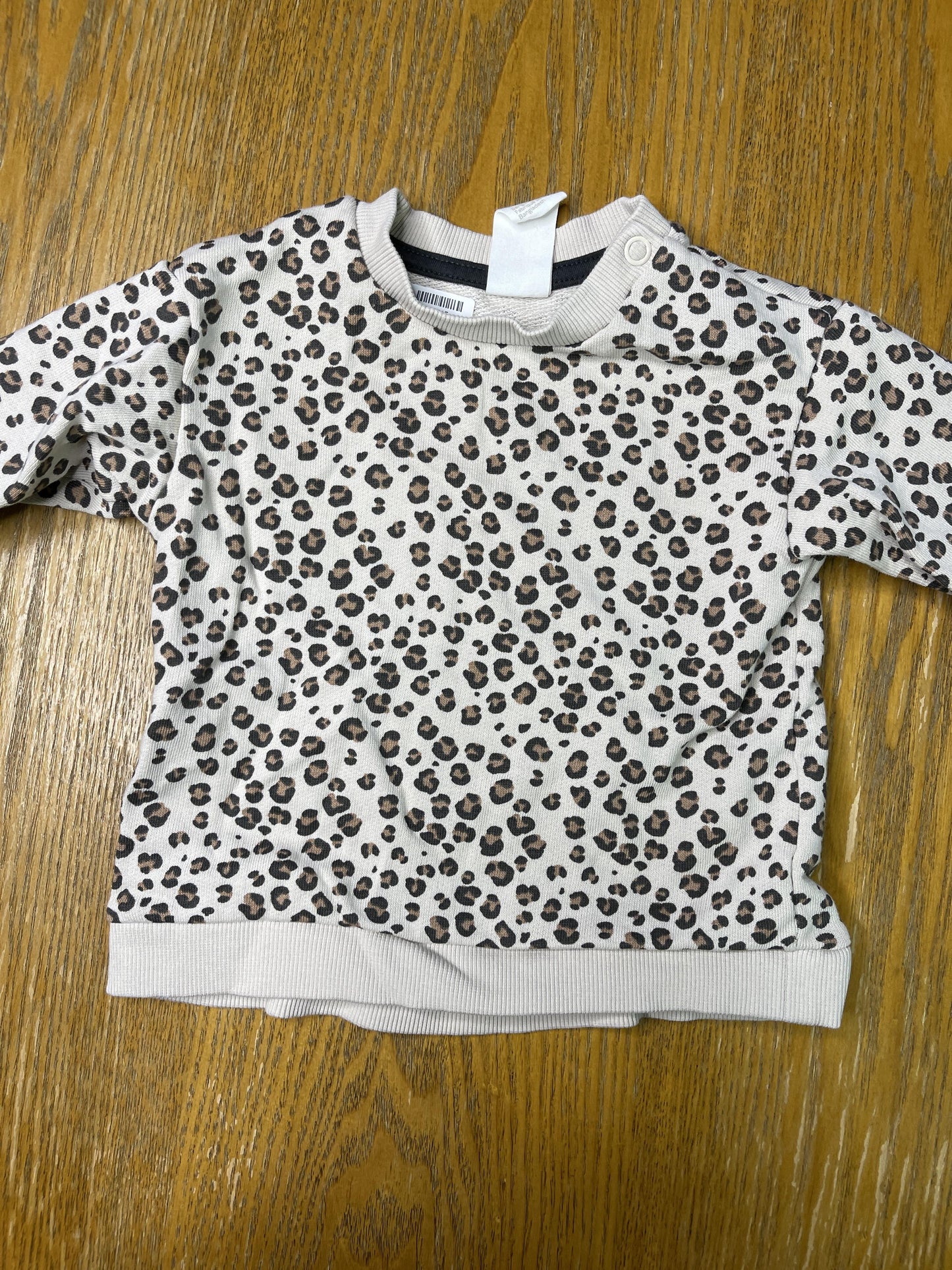 H&M Girls Leopard print Sweatshirt Size: 6 months Leopard print