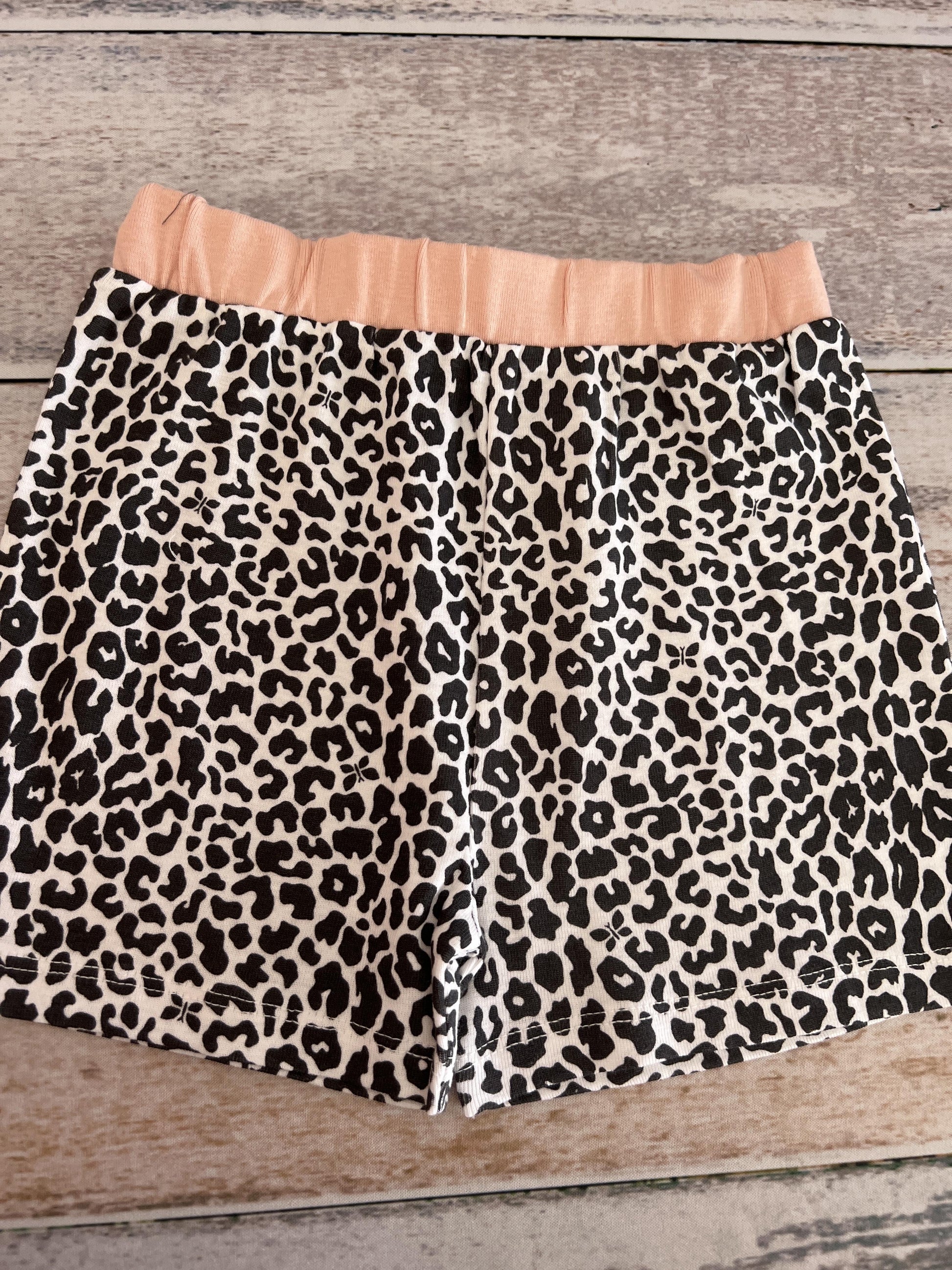 Honest co Girls Leopard print Shorts Size: 18 months Leopard print