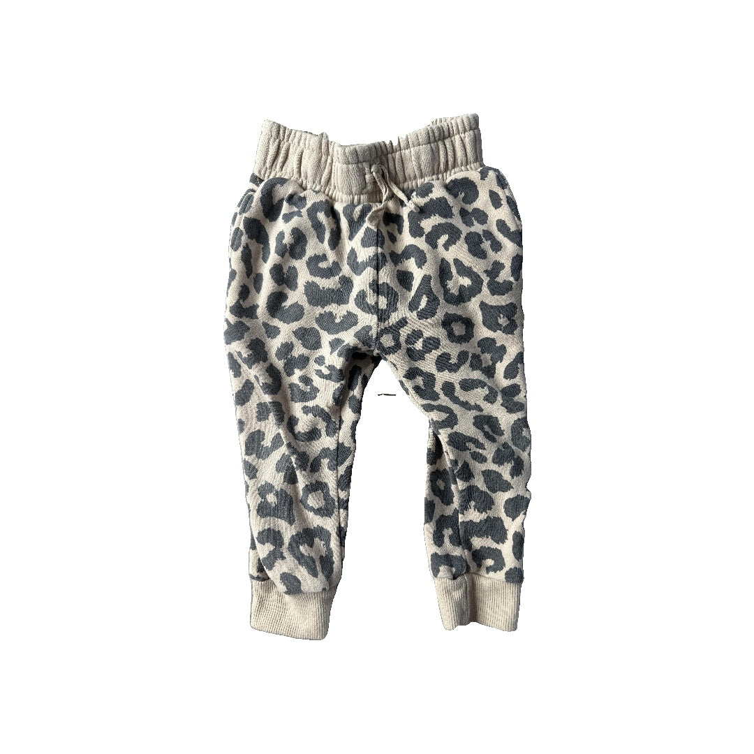Grayson mini Girls Leopard print Pants Size: 18 months Leopard print