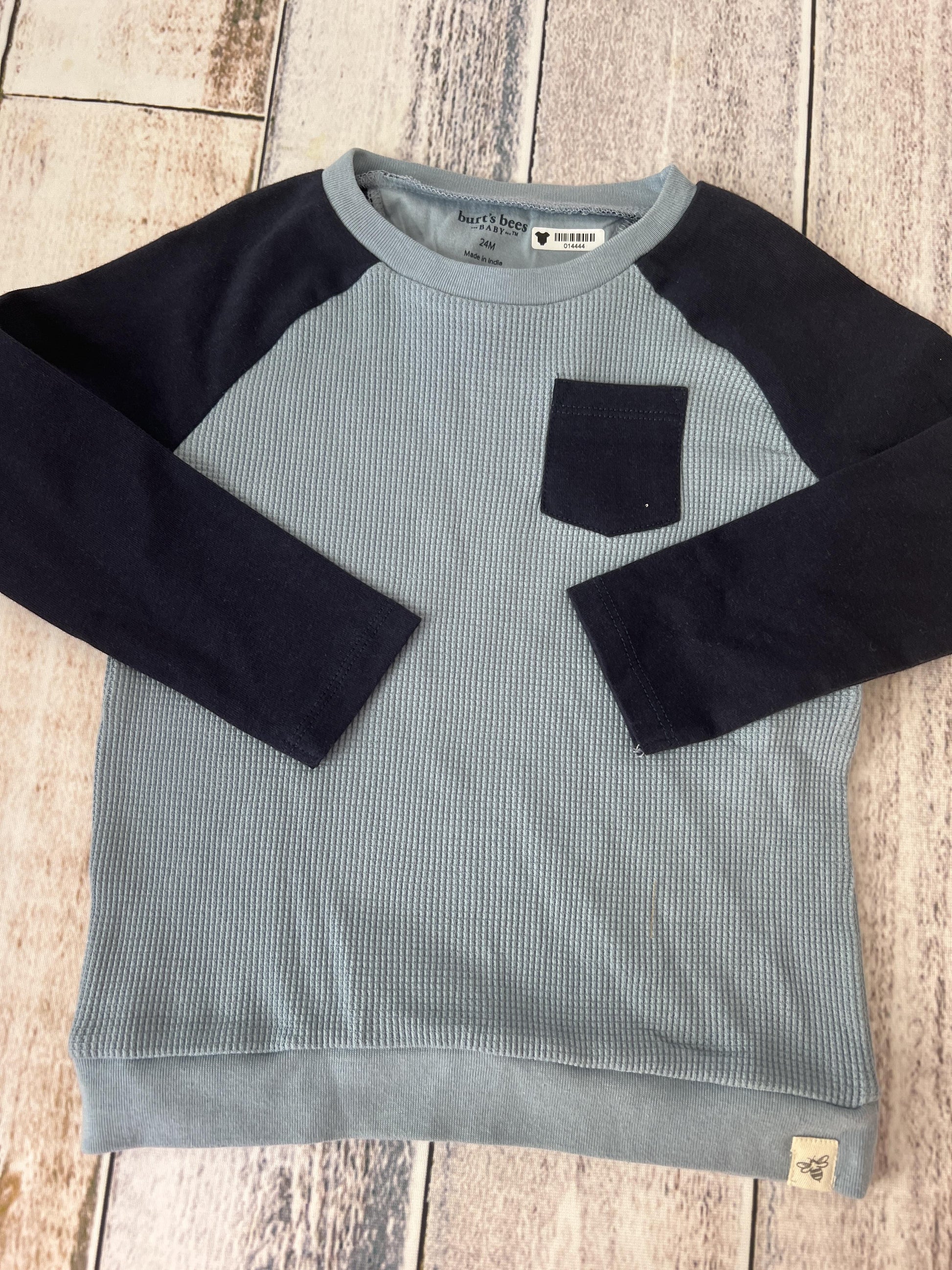 Burt's Bees Boys Light Blue | Navy Blue Long Sleeve Shirt Size: 24 months Light Blue | Navy Blue