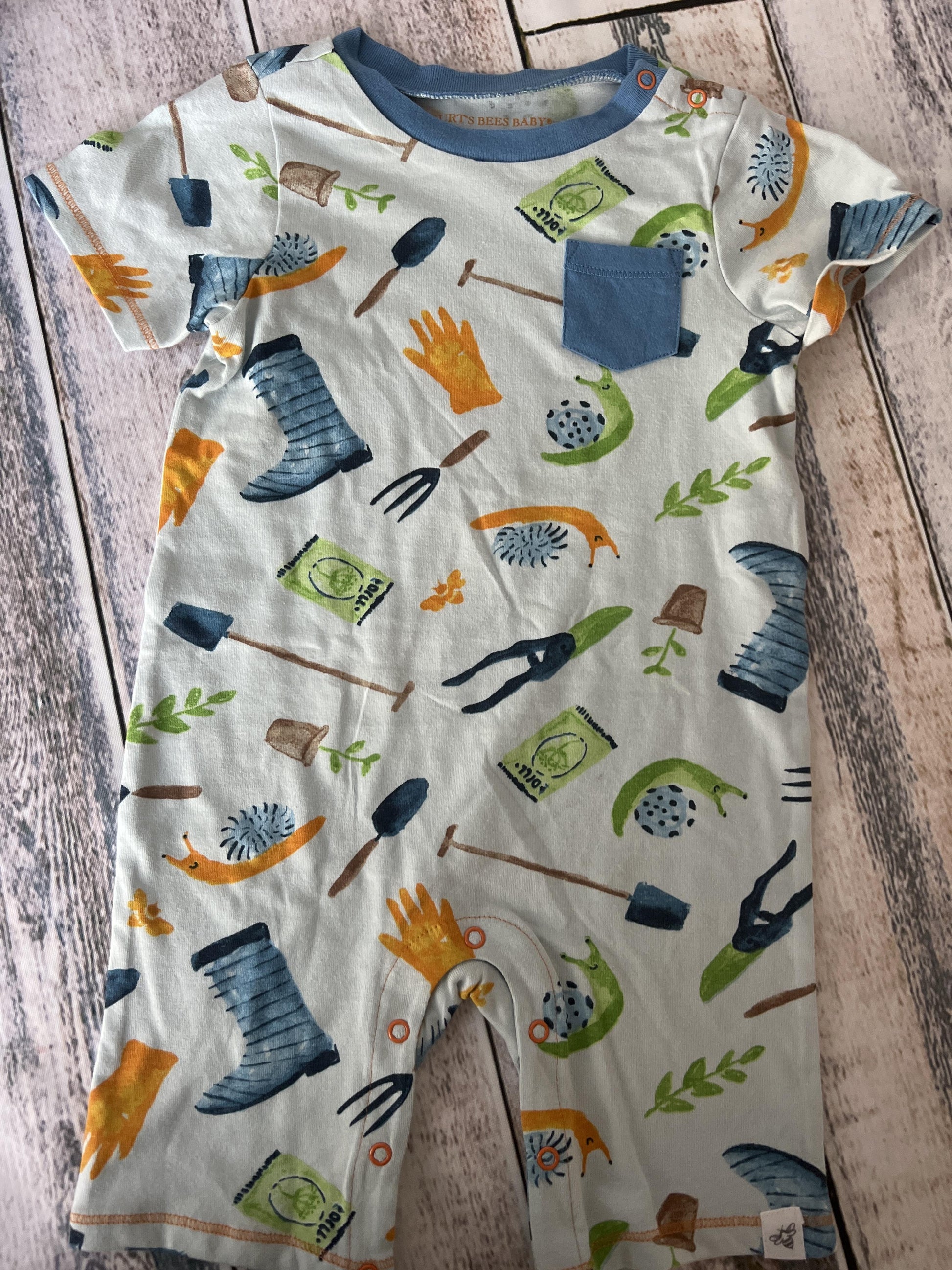 Burt's Bees Boys Light Blue | Pattern Romper Size: 18 months Light Blue | Pattern