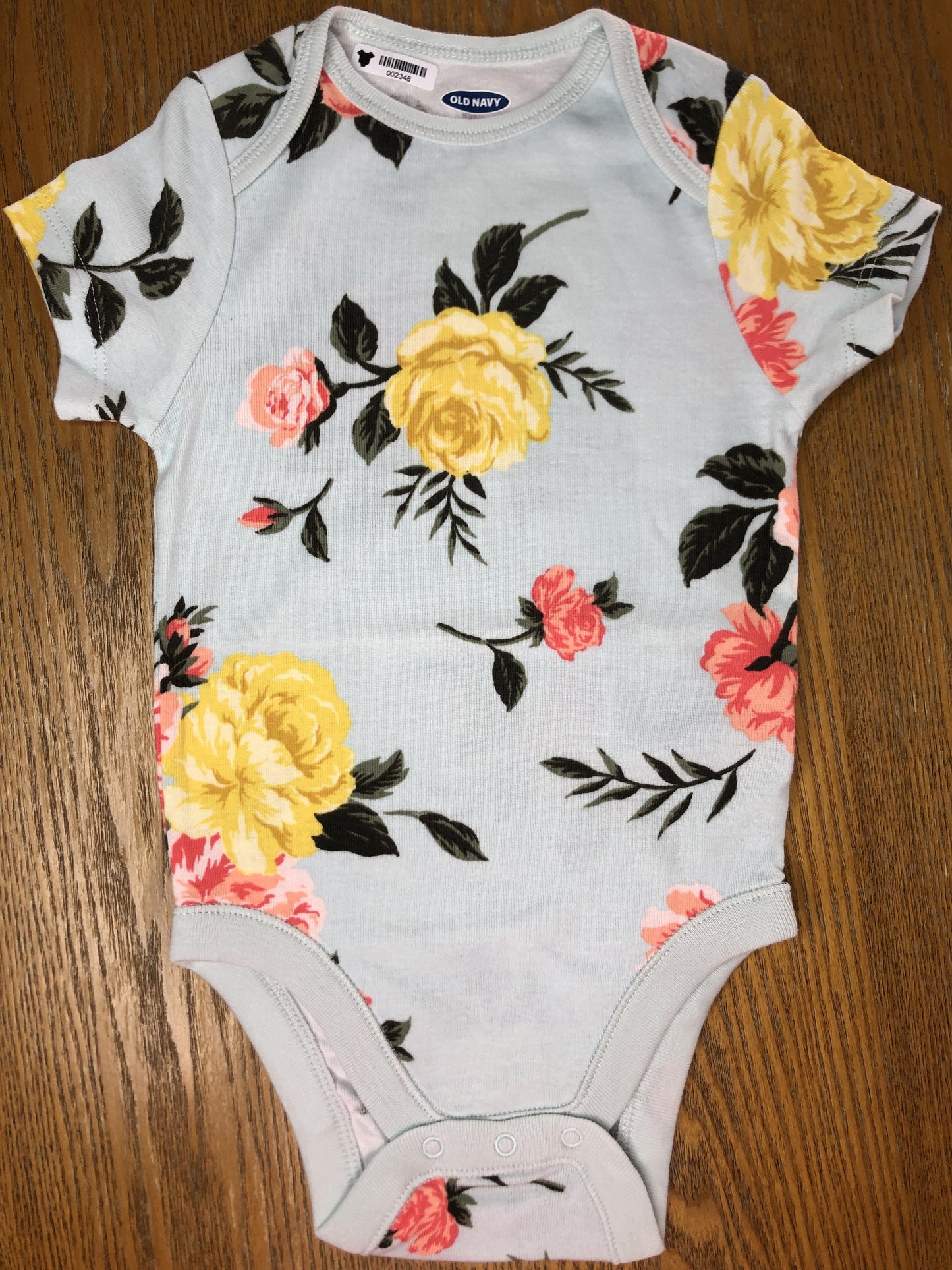 OOO Baby Girls Light Blue | Pink floral Onesie Size: 12-18 months Light Blue | Pink floral