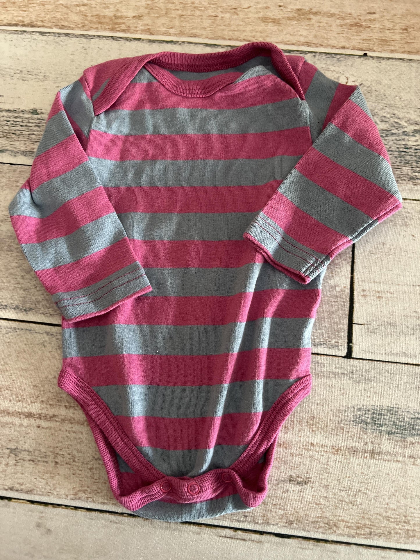 Leveret Girls Light Blue | purple | Stripe Onesie Size: 3-6 months Light Blue | purple | Stripe