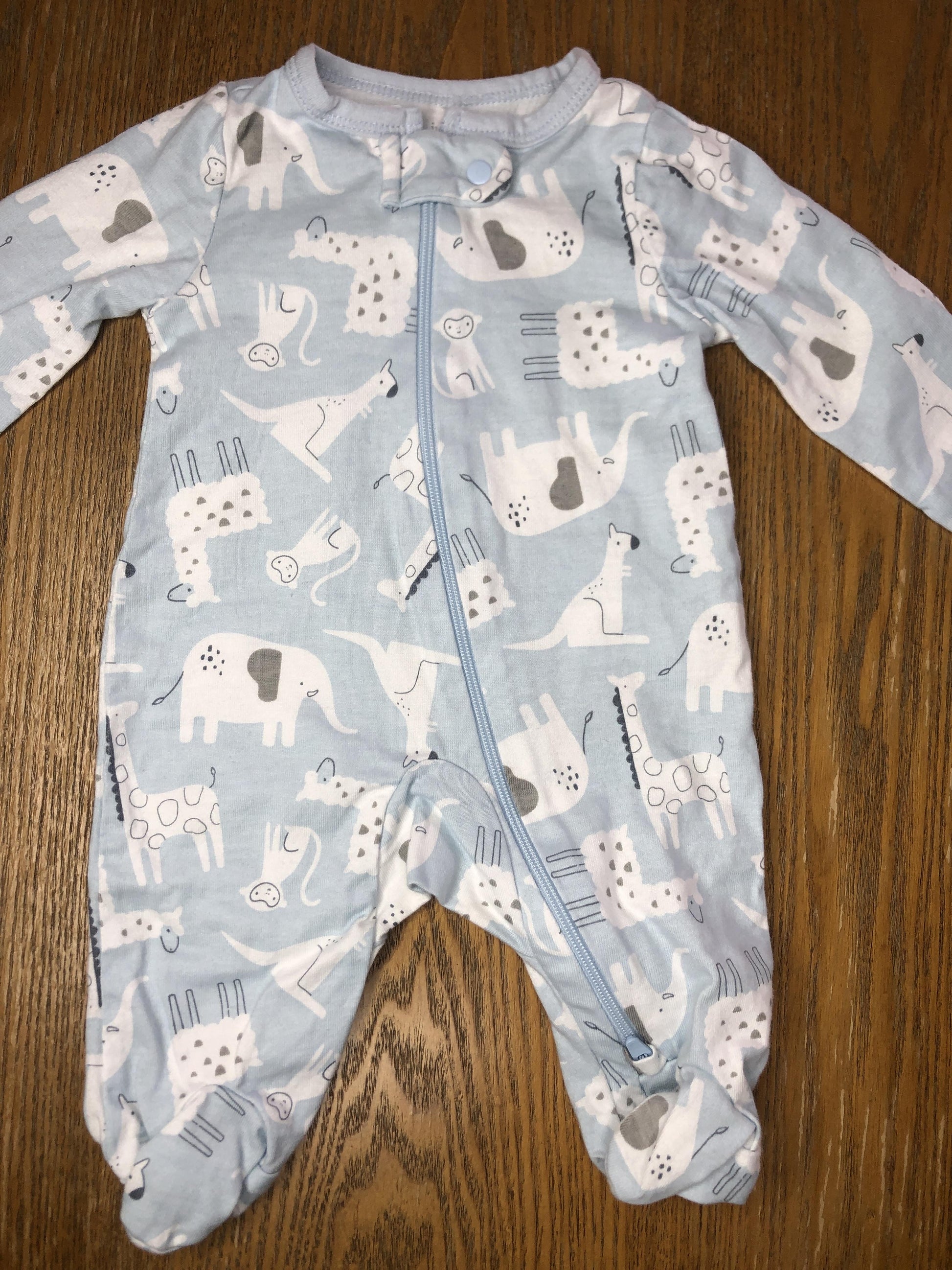 Carters Unisex Light Blue | White | animals Pajamas Size: Newborn Light Blue | White | animals