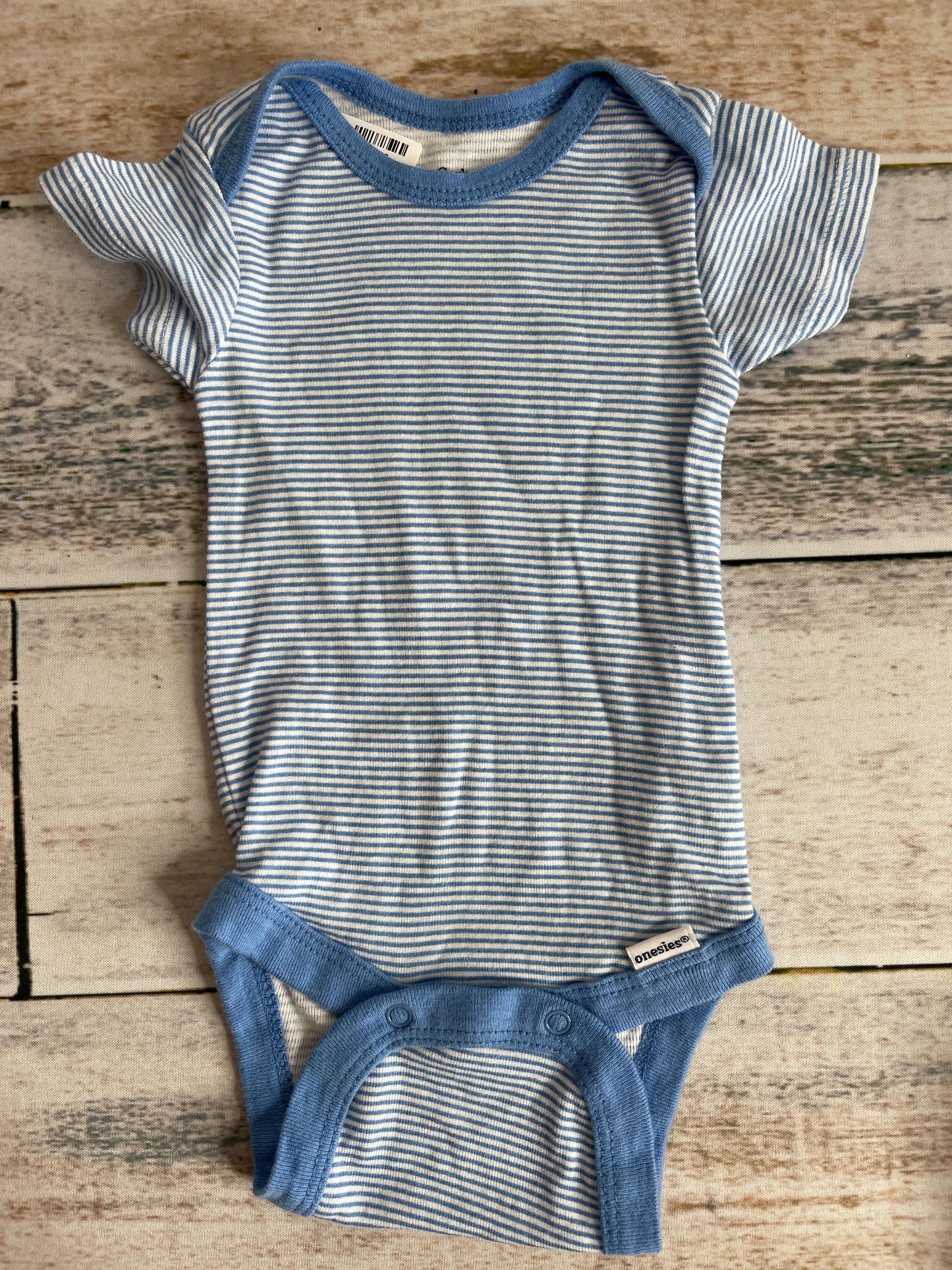 Gerber Childrenswear Boys Light Blue | White | Stripe Onesie Size: 0-3 months Light Blue | White | Stripe