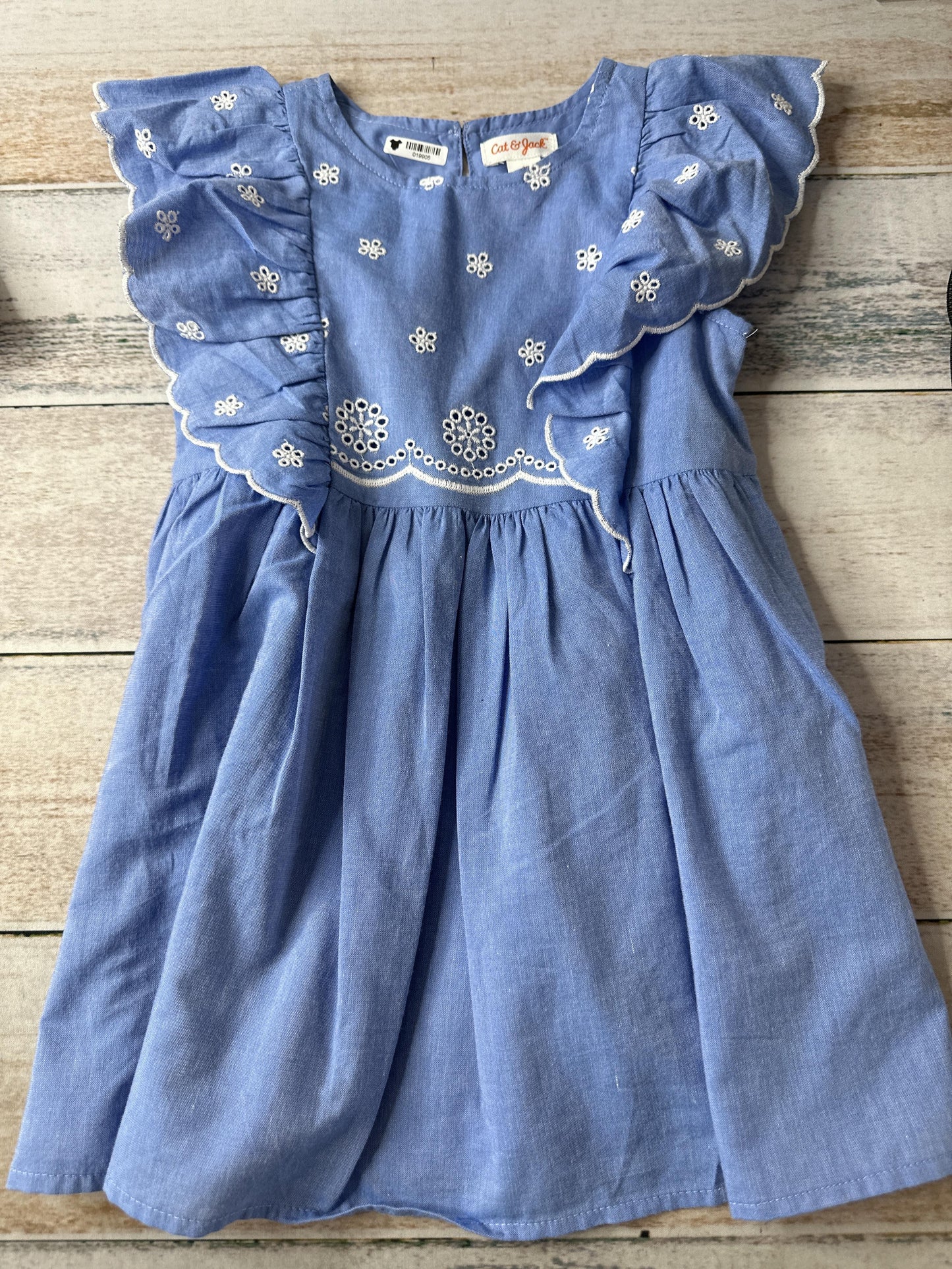Cat & Jack Girls Light Blue | White Dress Size: 3T Light Blue | White