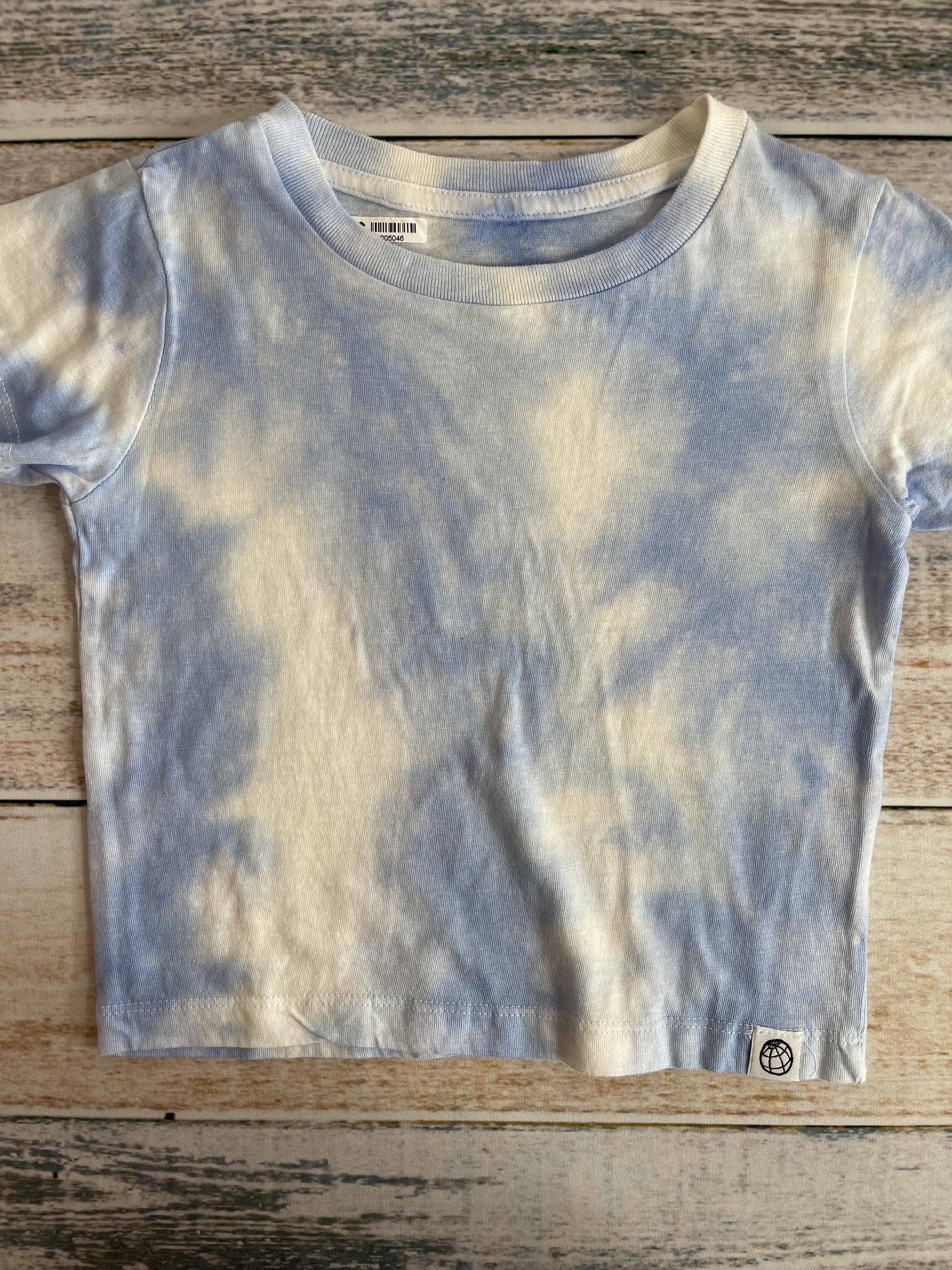 Free Planet Boys Light Blue | White T-Shirt Size: 2T Light Blue | White