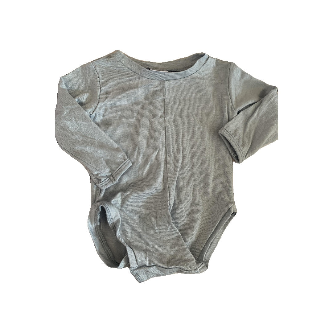 Peasy Boys Light Blue Onesie Size: 3-6 months Light Blue