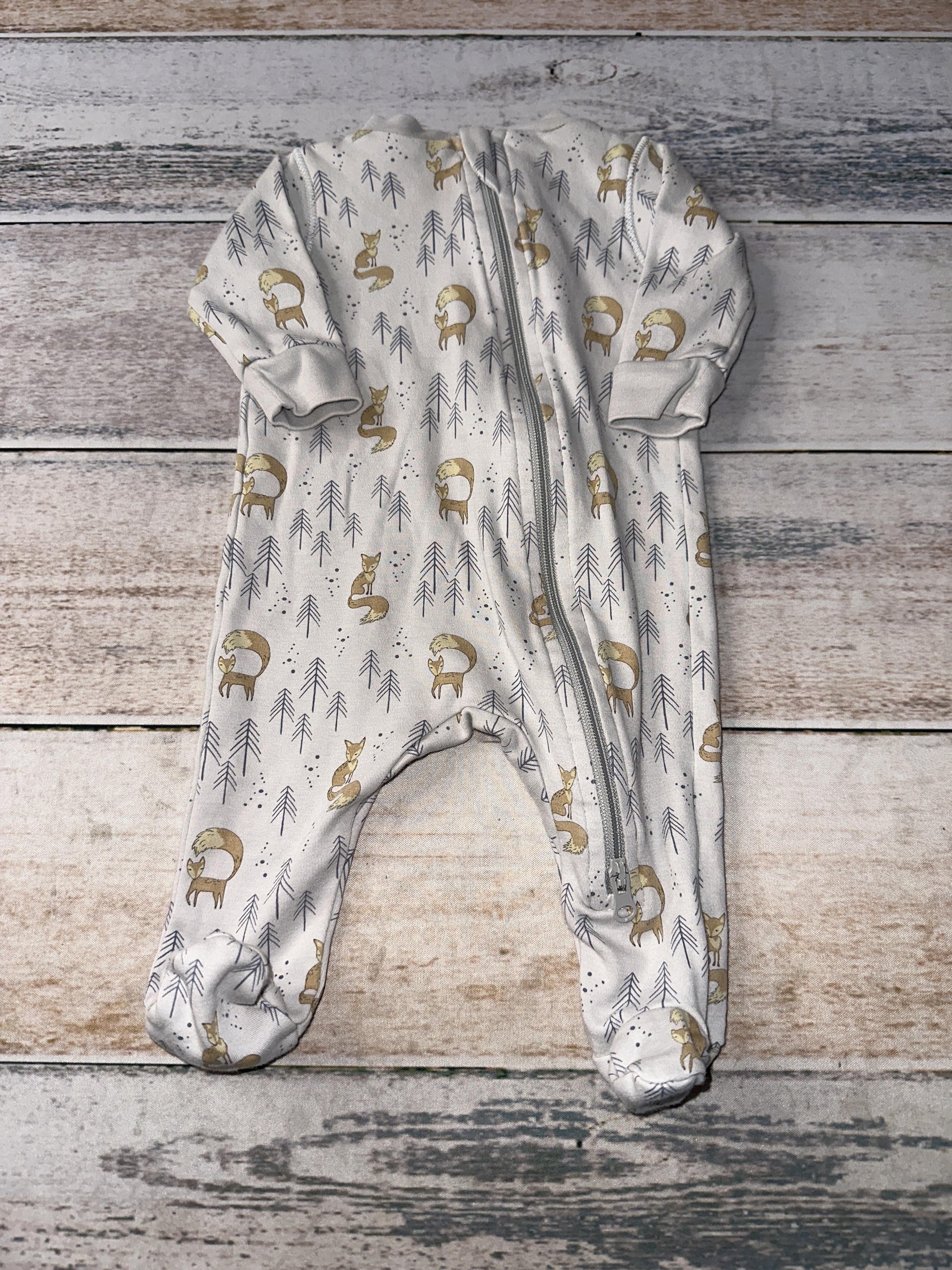 Feather Baby Unisex Light Blue Pajamas Size: Newborn Light Blue