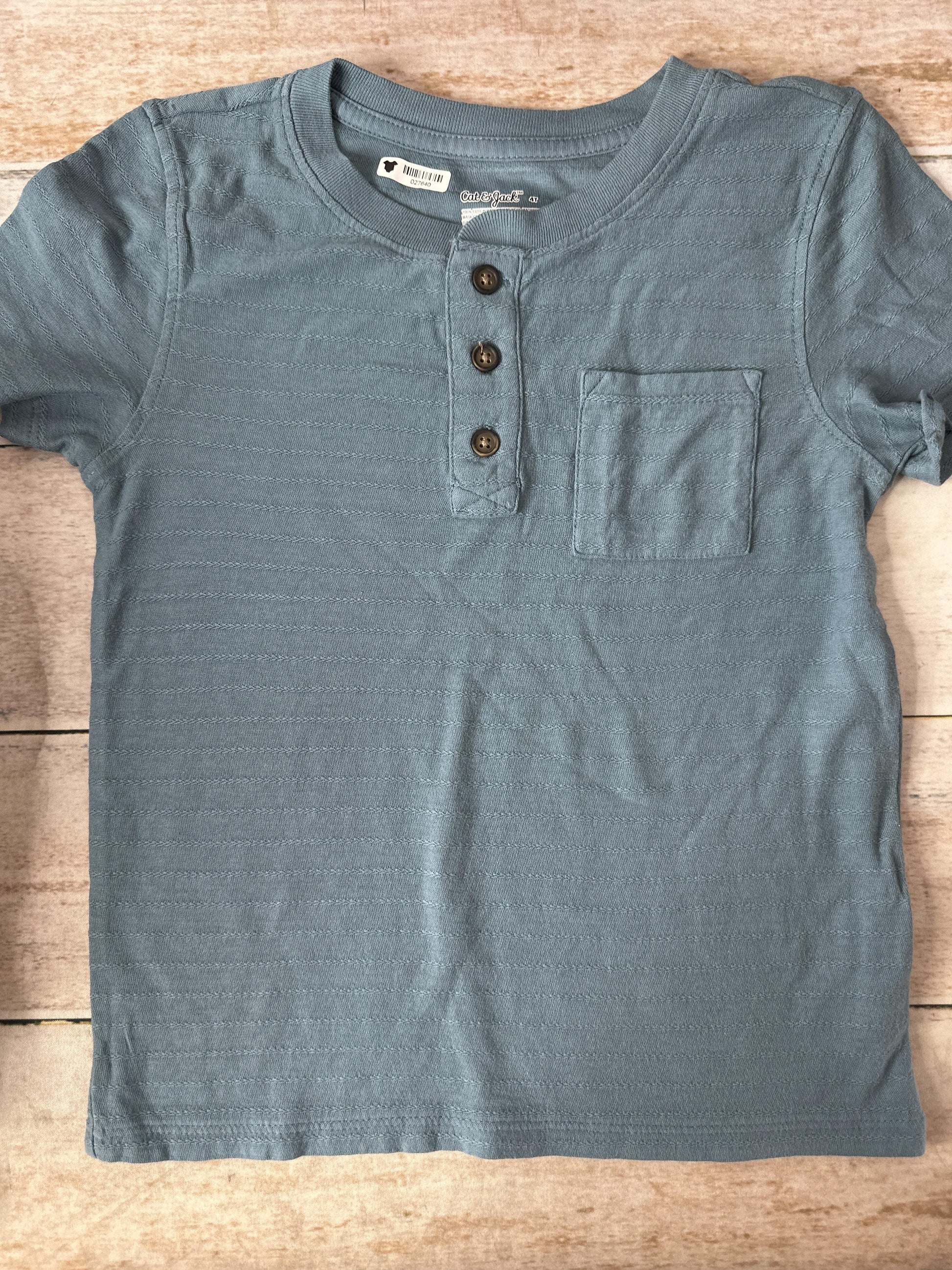 Cat & Jack Unisex Light Blue T-Shirt Size: 4T Light Blue