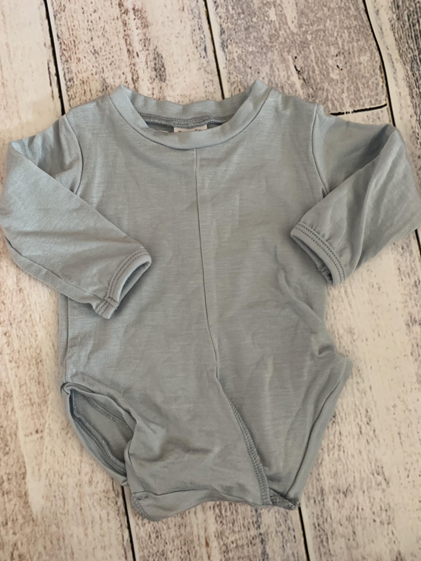 Peasy Boys Light Blue Onesie Size: 0-3 months Light Blue