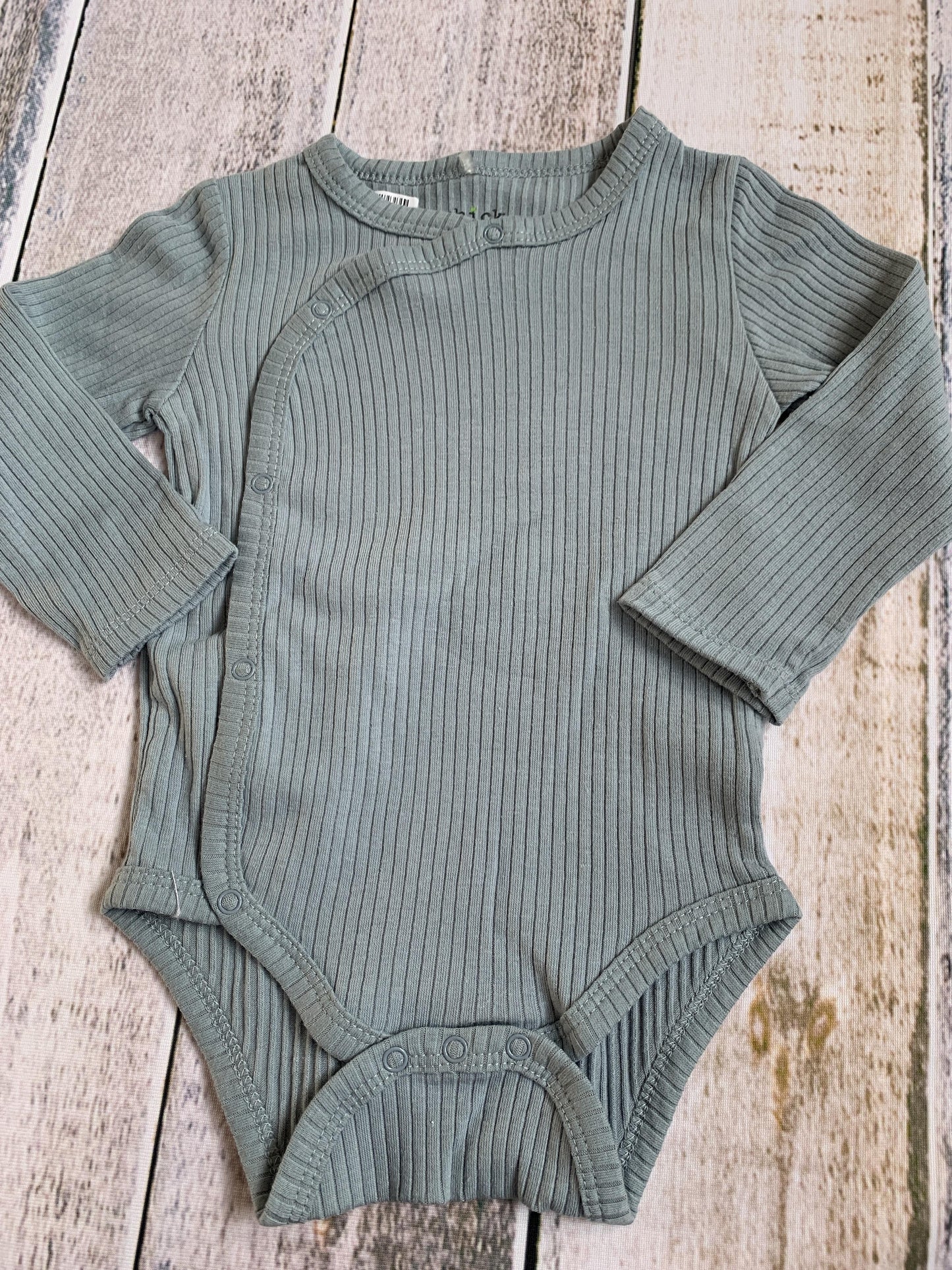 Chick Pea Boys Light Blue Onesie Size: 6-9 months Light Blue