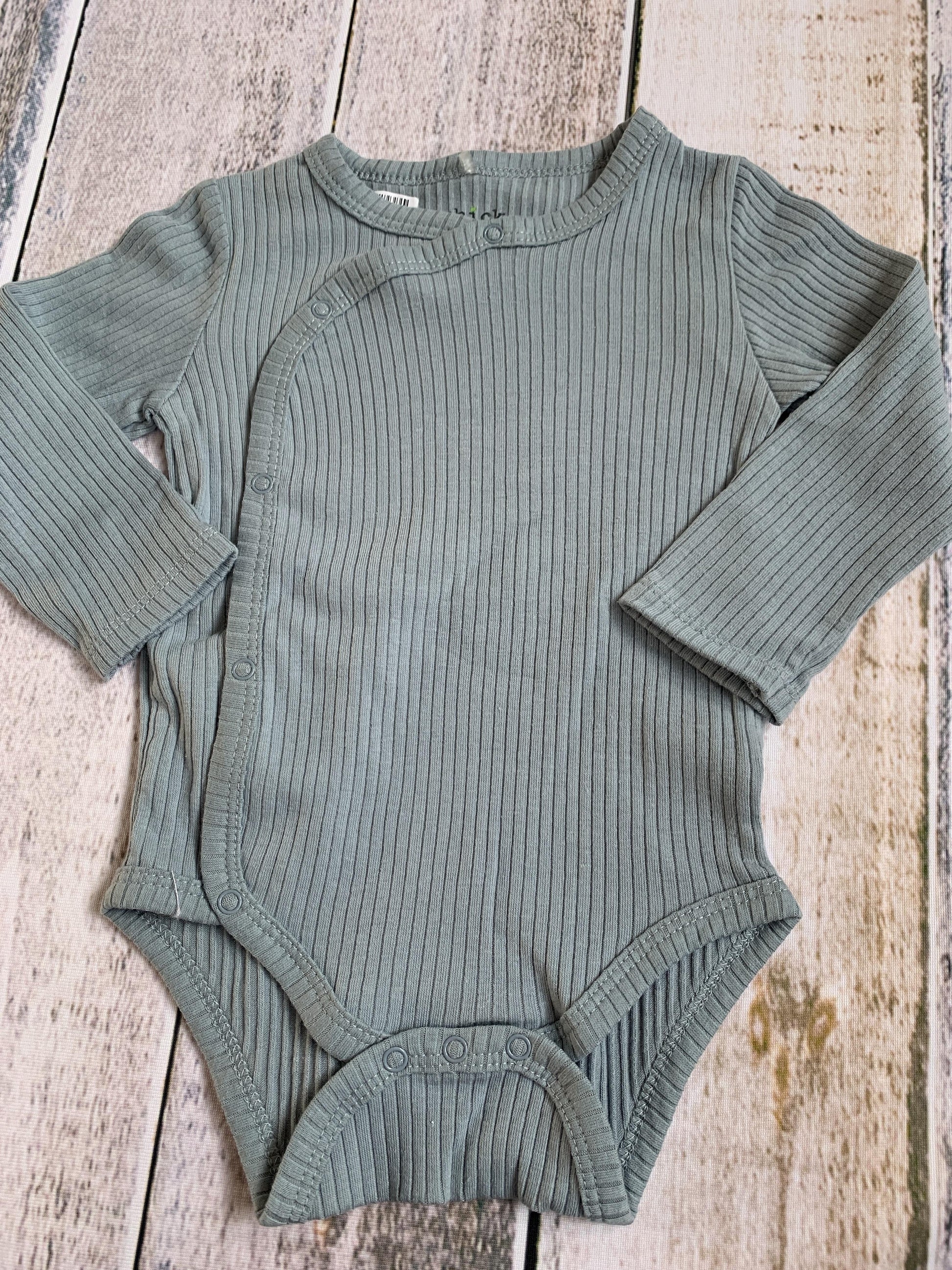 Chick Pea Boys Light Blue Onesie Size: 6-9 months Light Blue