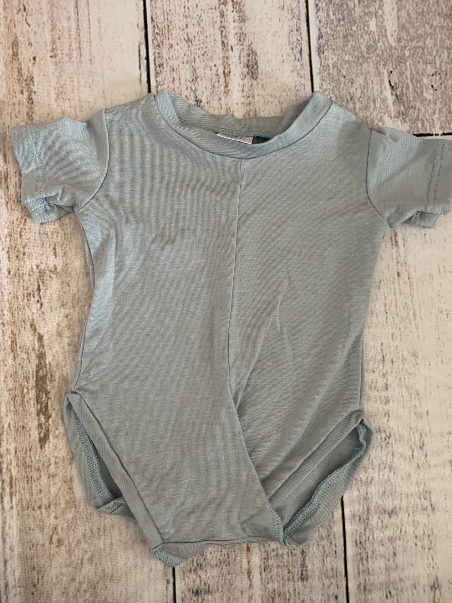 Peasy Boys Light Blue Onesie Size: 3-6 months Light Blue