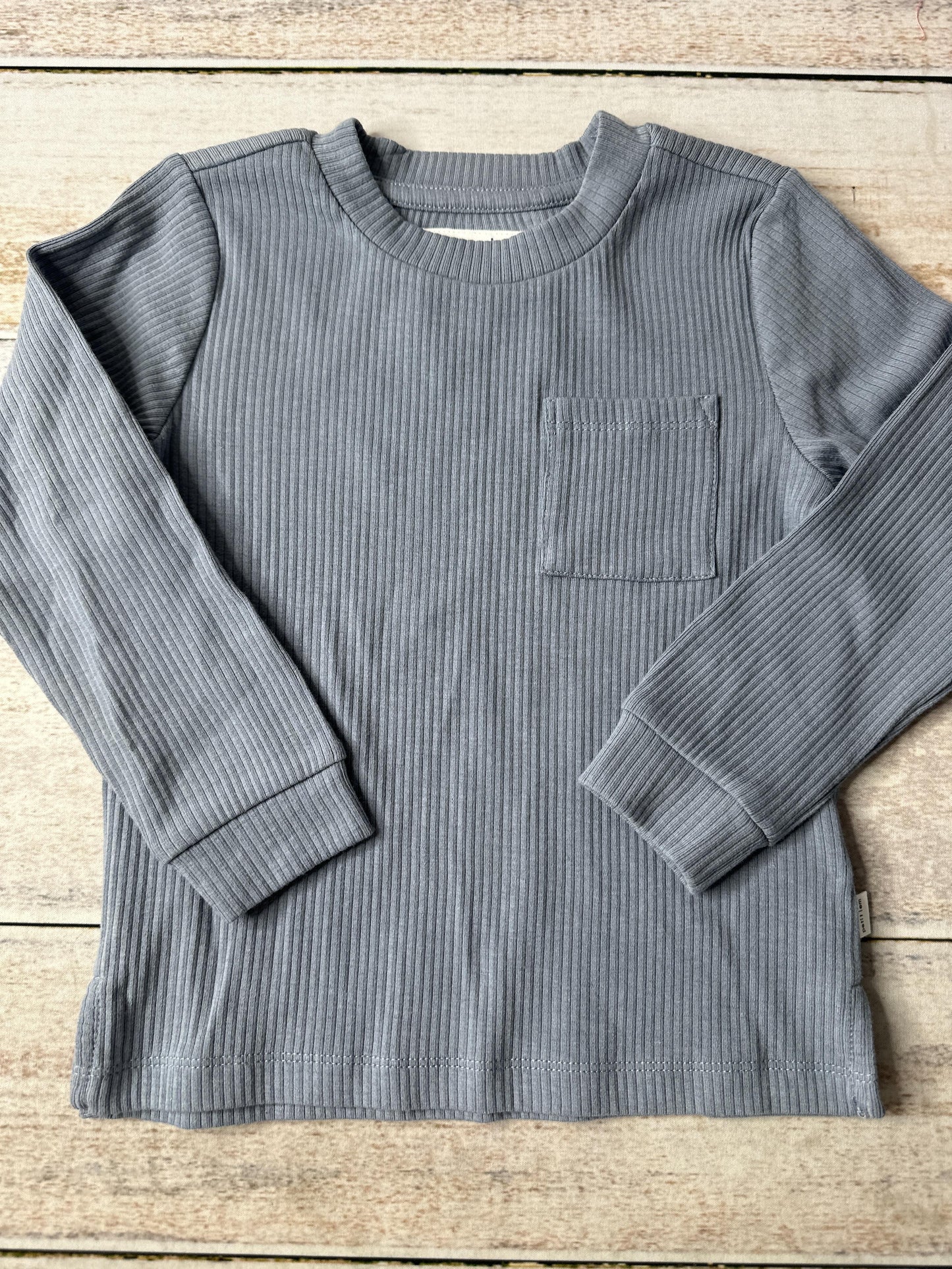 Petit Lemi Unisex Light Blue Long Sleeve T-Shirt Size: 3T Light Blue
