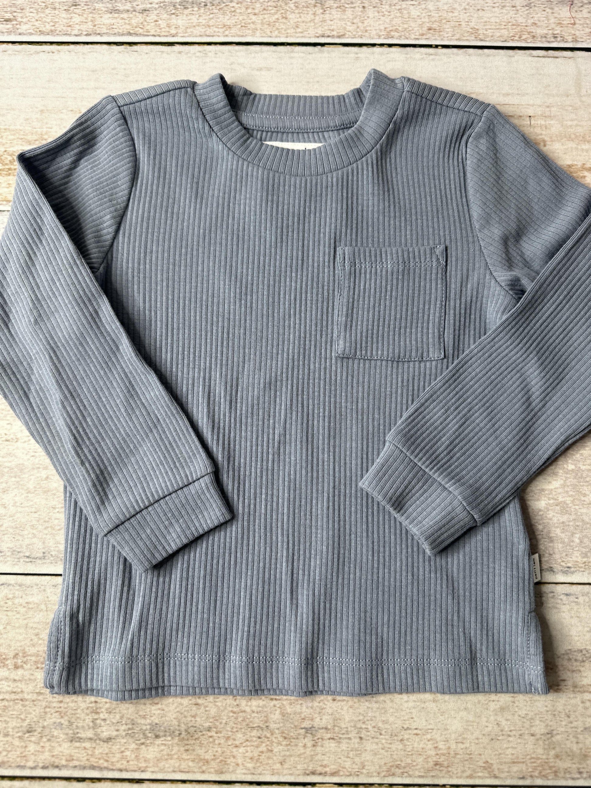 Petit Lemi Unisex Light Blue Long Sleeve T-Shirt Size: 3T Light Blue