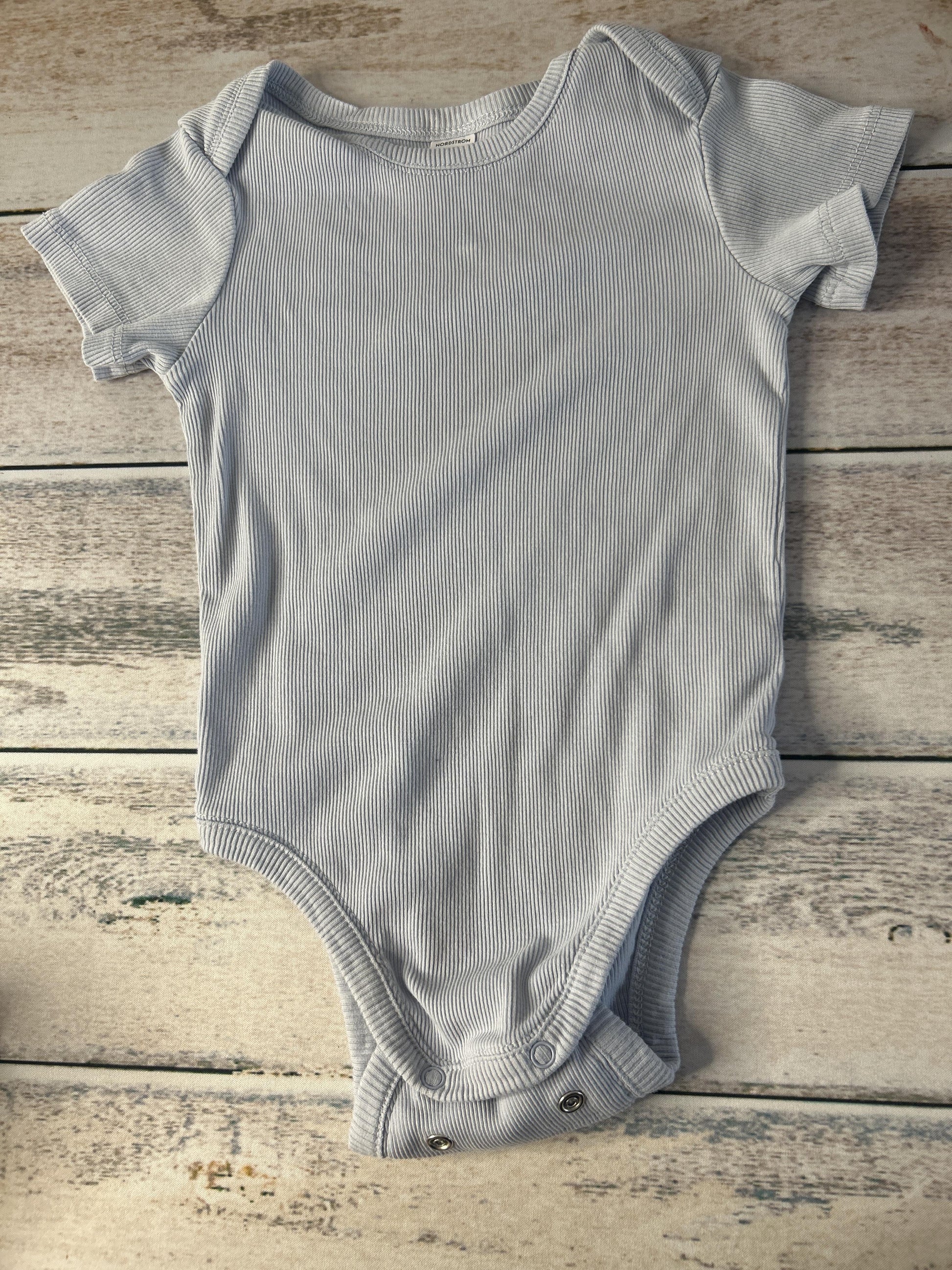 Unisex Light Blue Onesie Size: 18-24 months Light Blue