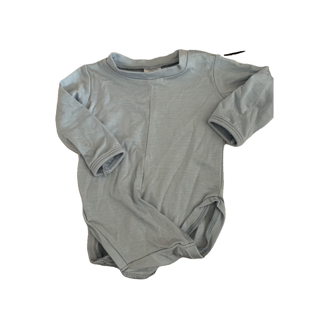 Peasy Boys Light Blue Onesie Size: 0-3 months Light Blue