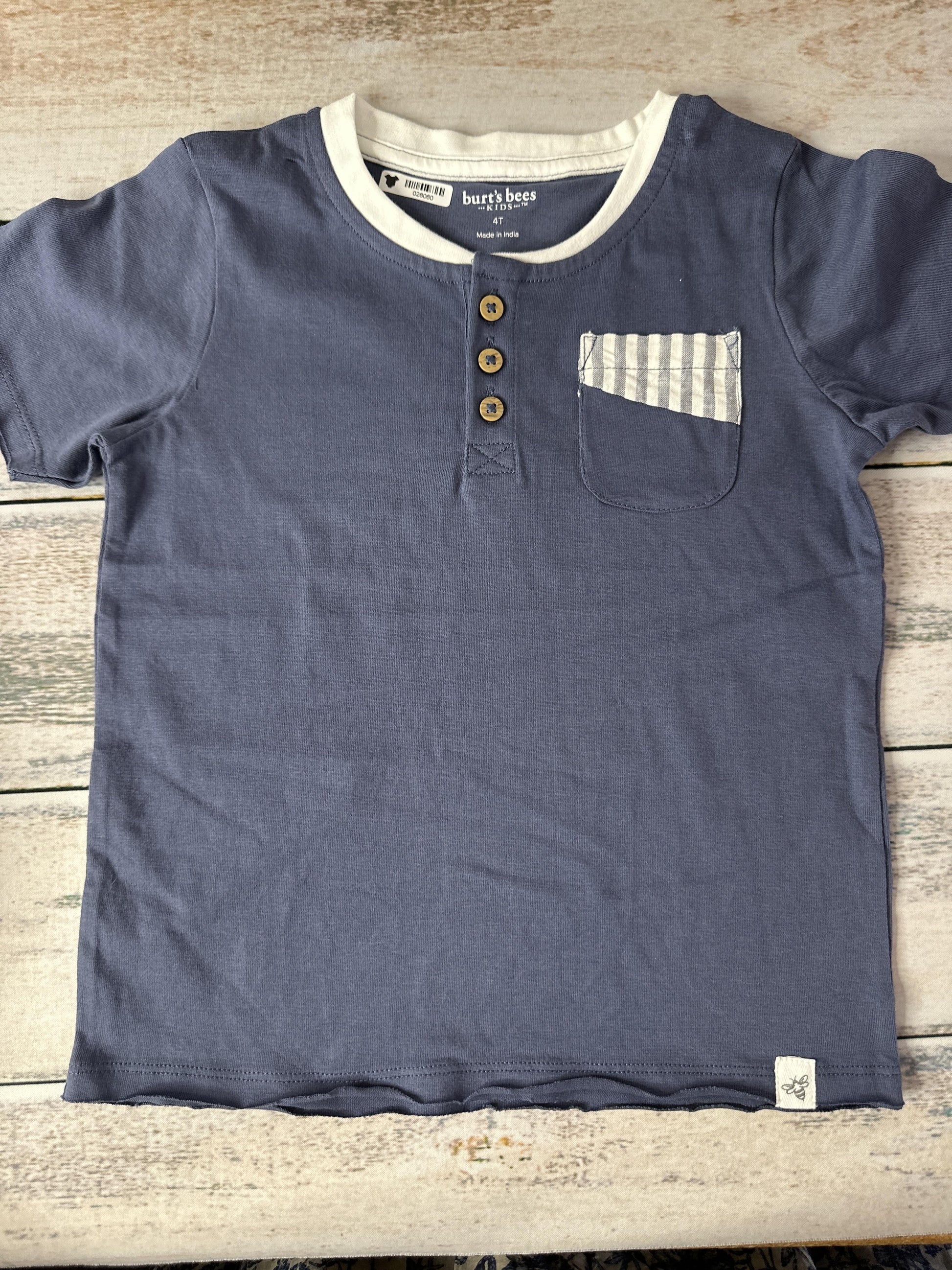 Burt's Bees Boys Light Blue T-Shirt Size: 4T Light Blue