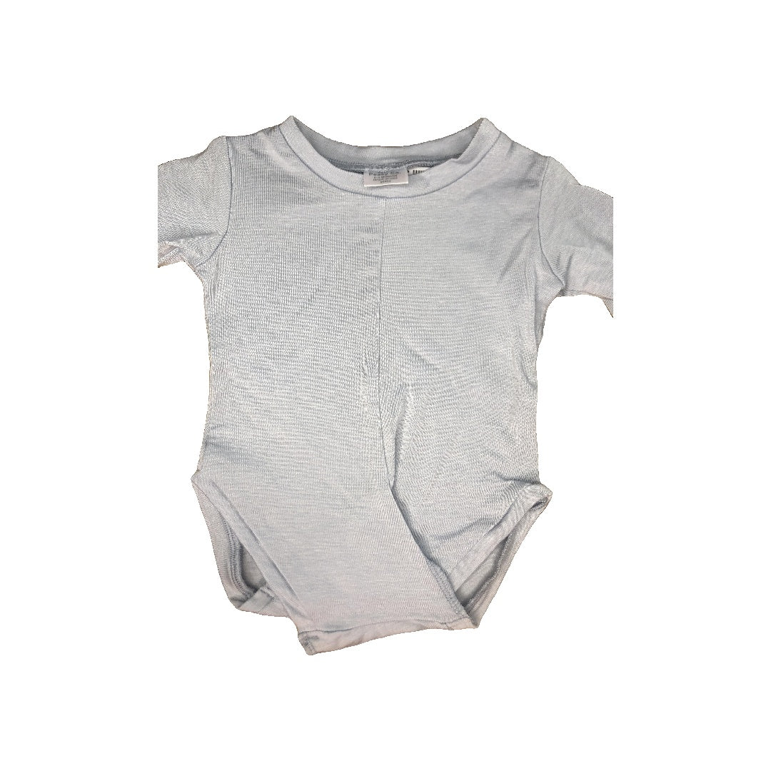 Peasy Unisex Light Blue Onesie Size: 0-3 months Light Blue