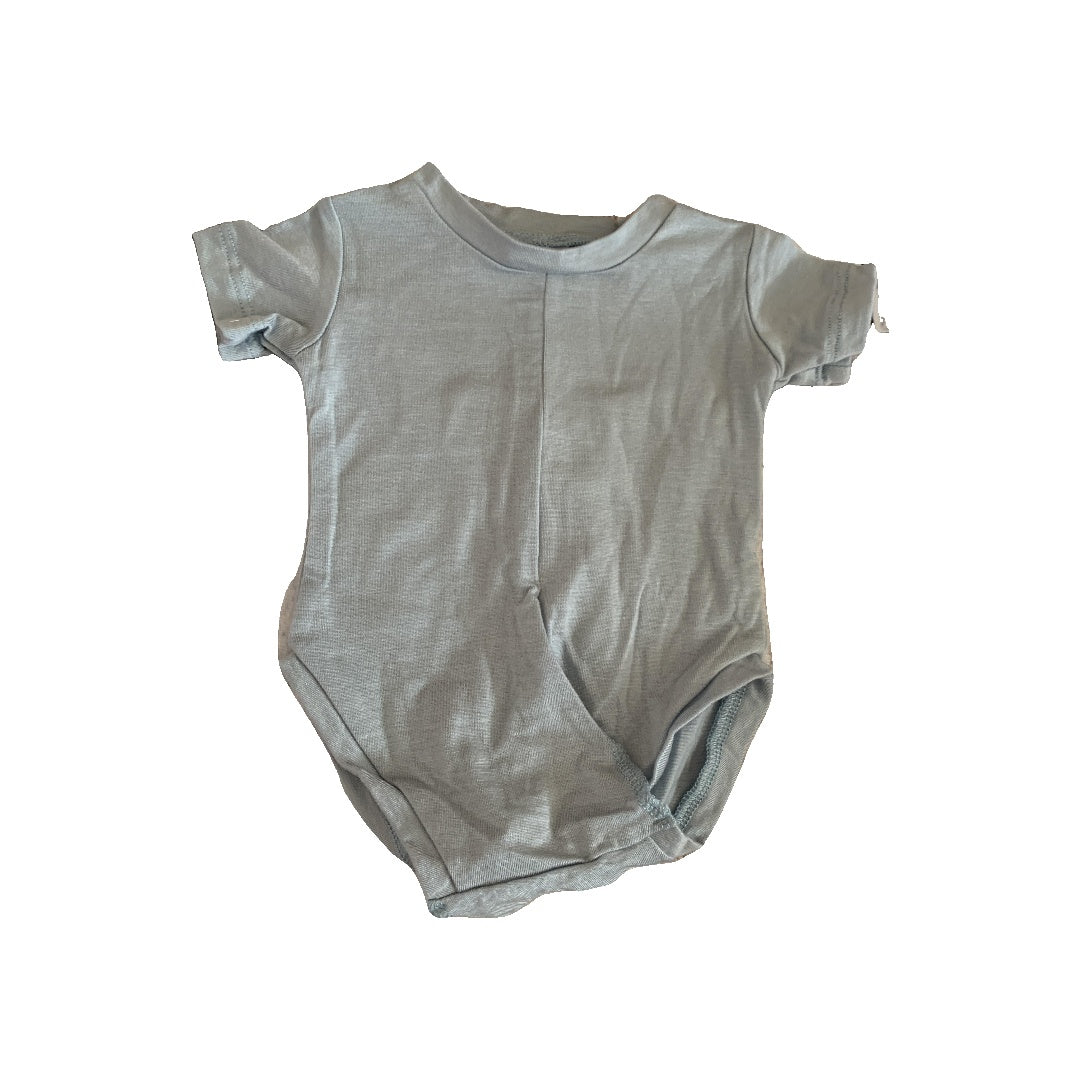 Peasy Boys Light Blue Onesie Size: Newborn Light Blue