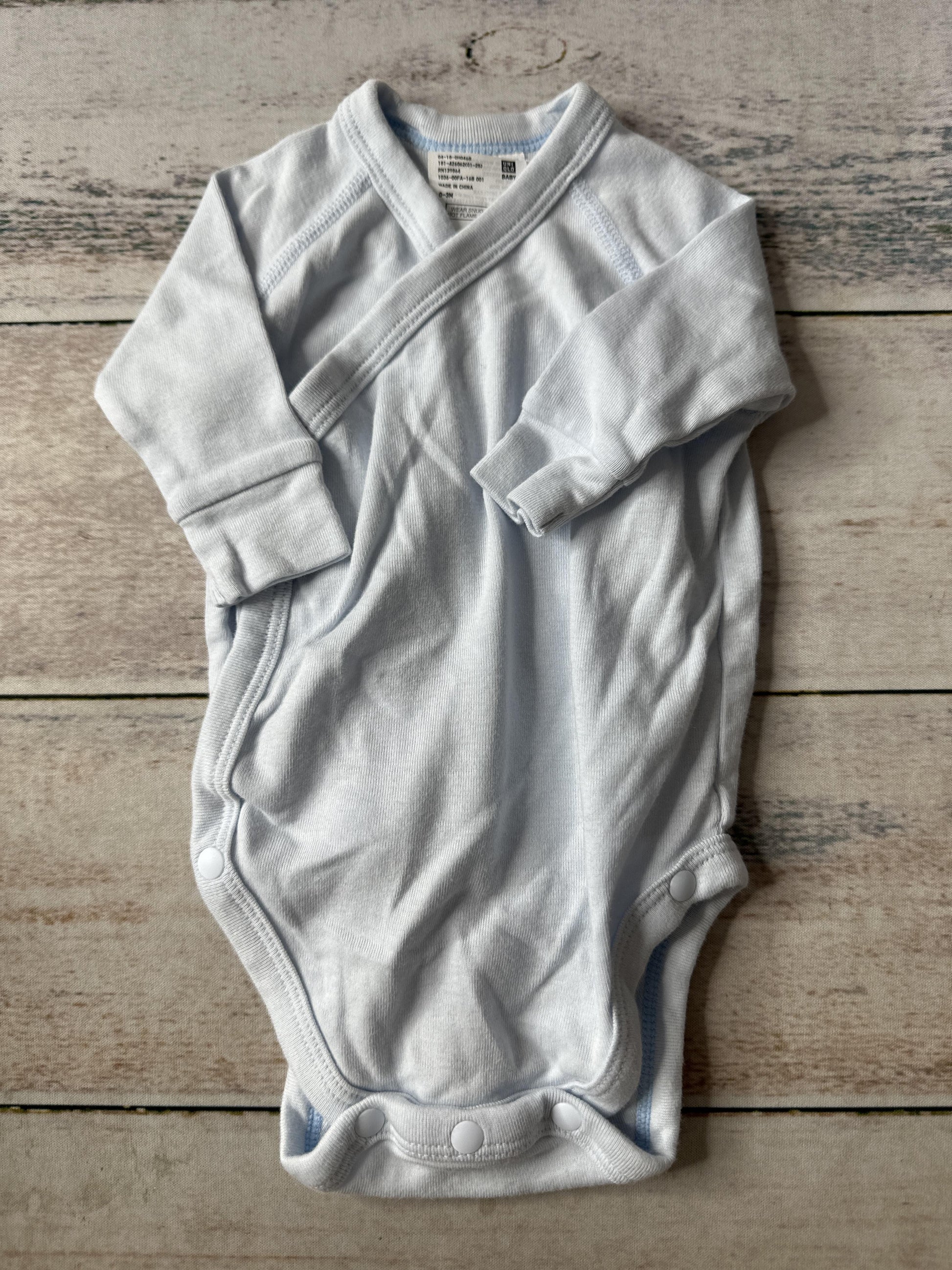 Uniqlo Boys Light Blue Onesie Size: 0-3 months Light Blue