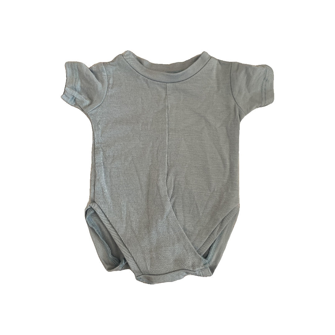 Peasy Boys Light Blue Onesie Size: Newborn Light Blue