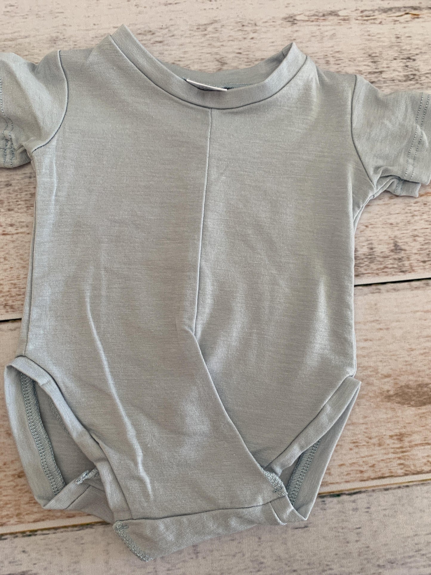 Peasy Boys Light Blue Onesie Size: 0-3 months Light Blue