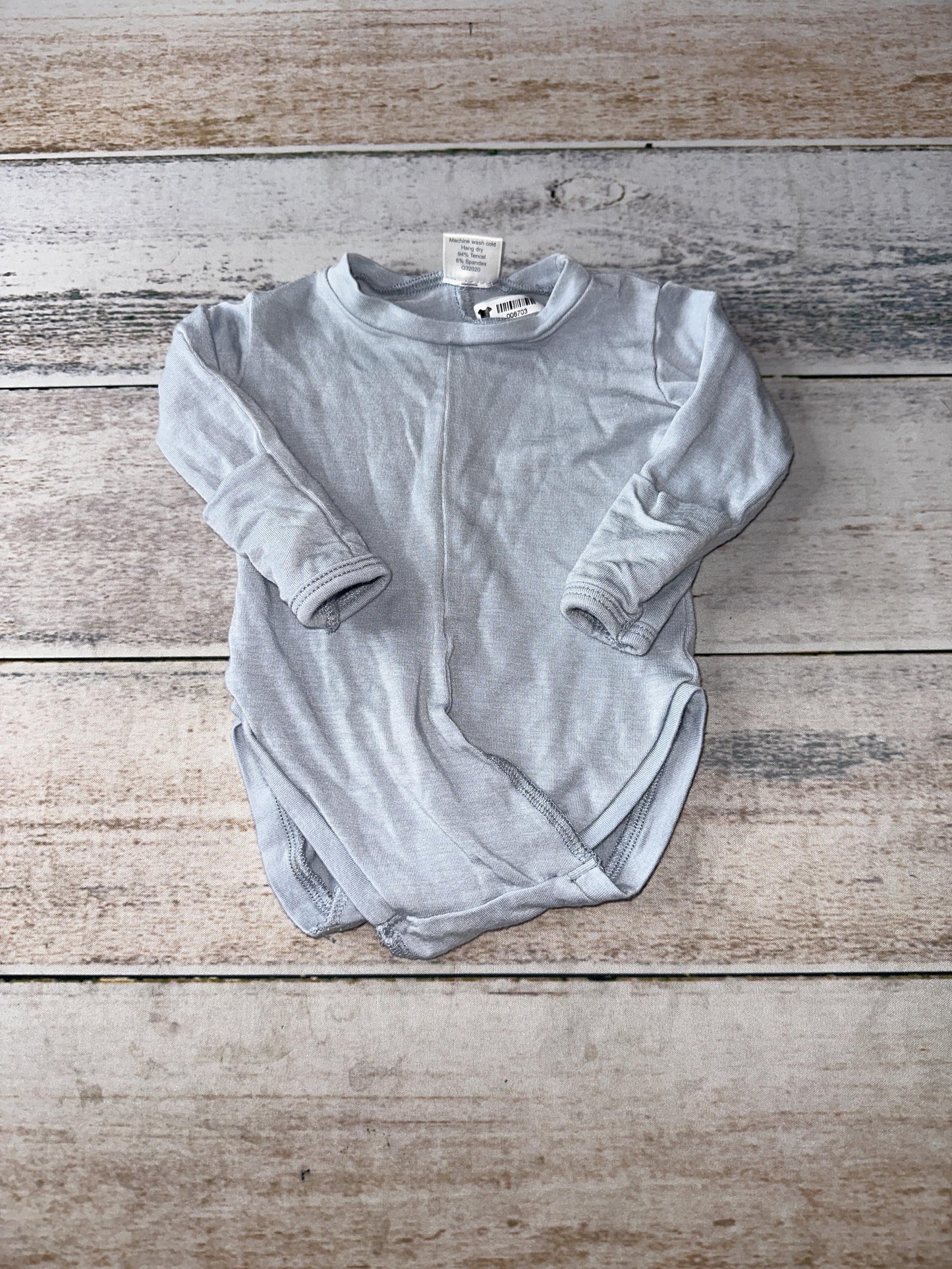Peasy Boys Light Blue Onesie Size: Newborn Light Blue