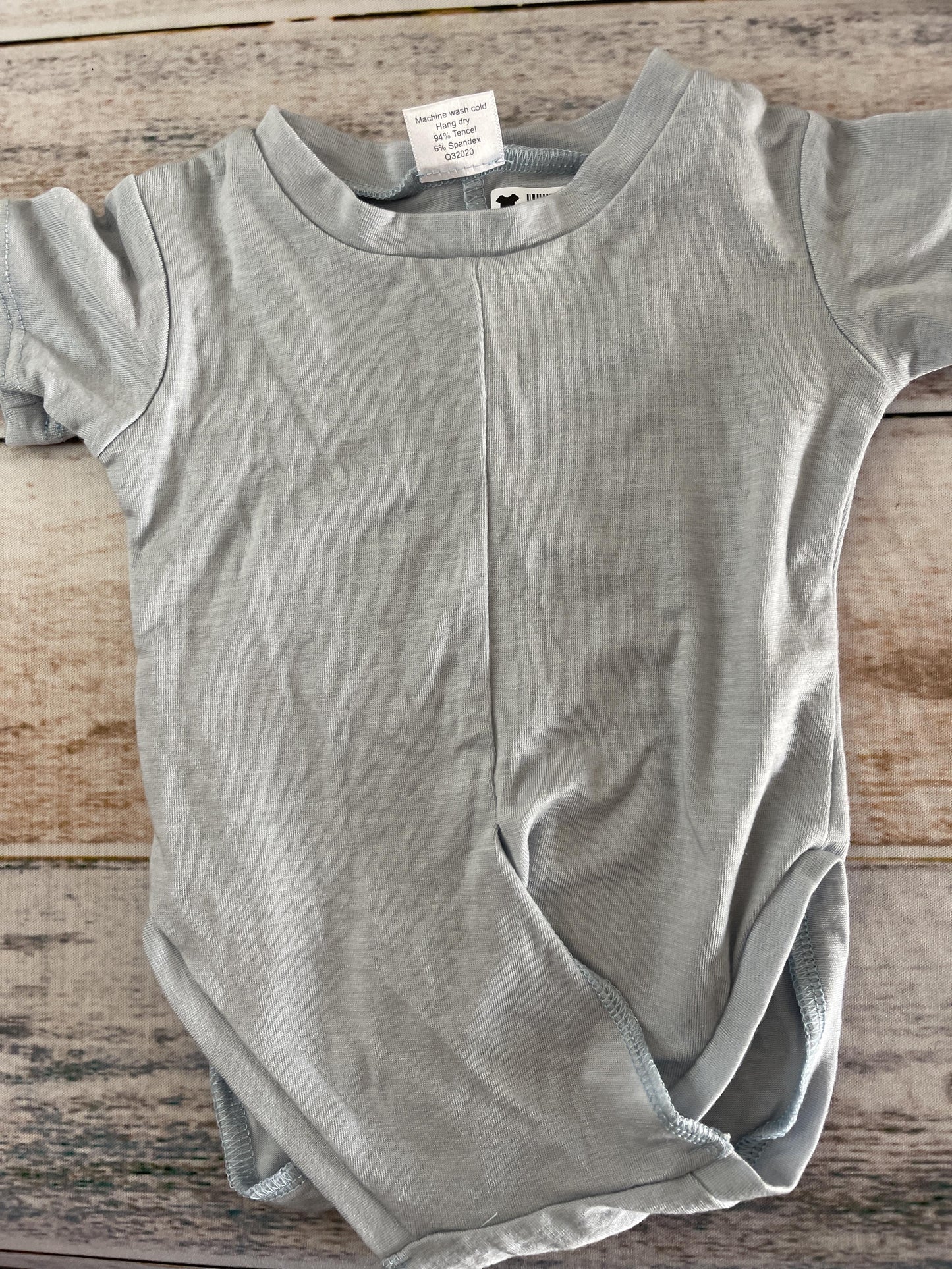 Peasy Boys Light Blue Onesie Size: 3-6 months Light Blue