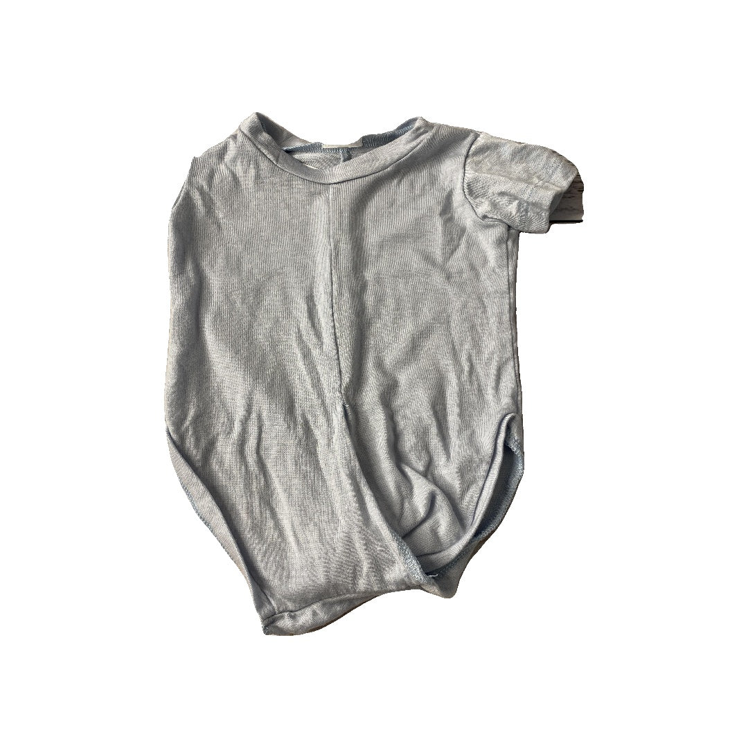 Peasy Unisex Light Blue Onesie Size: 0-3 months Light Blue
