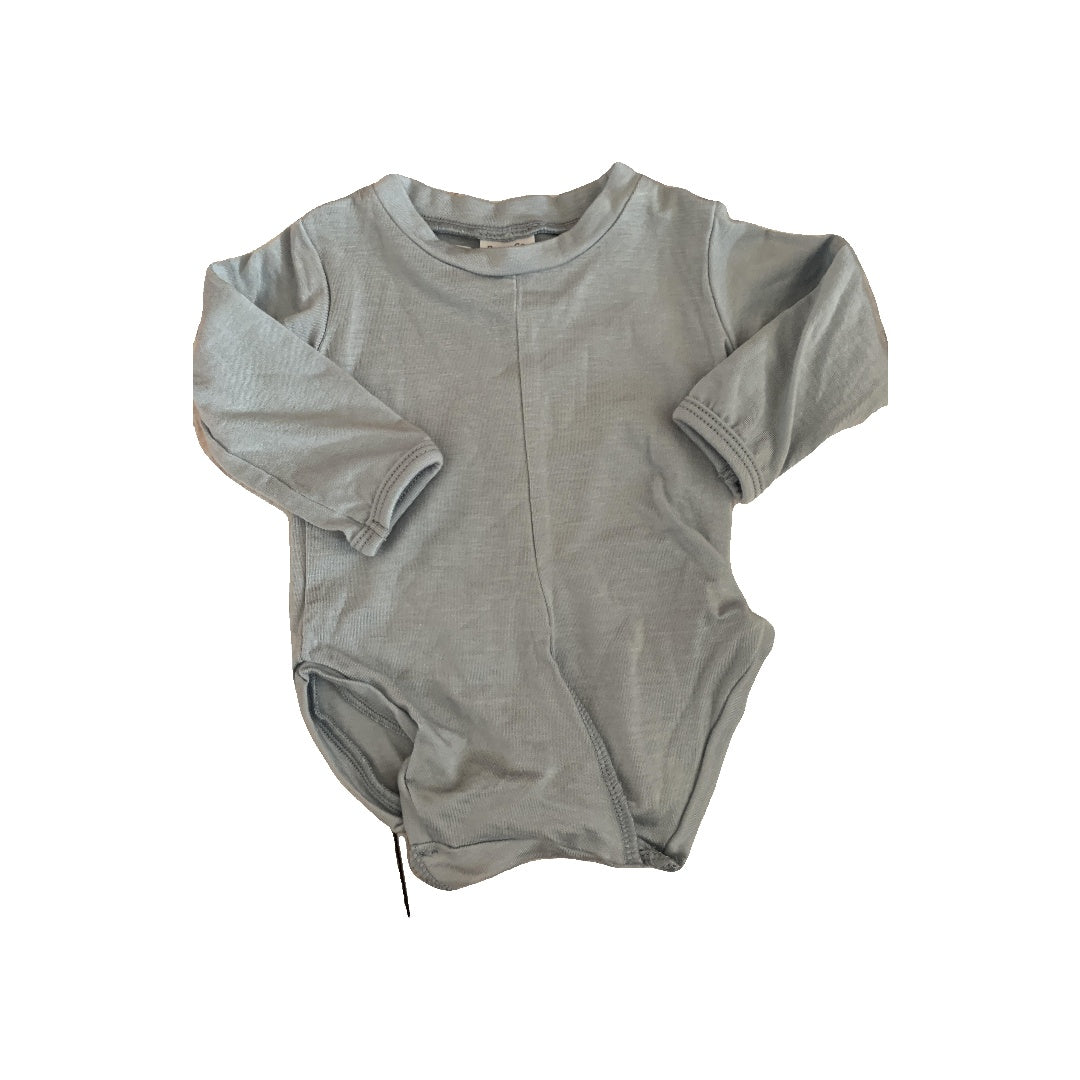 Peasy Boys Light Blue Onesie Size: 0-3 months Light Blue