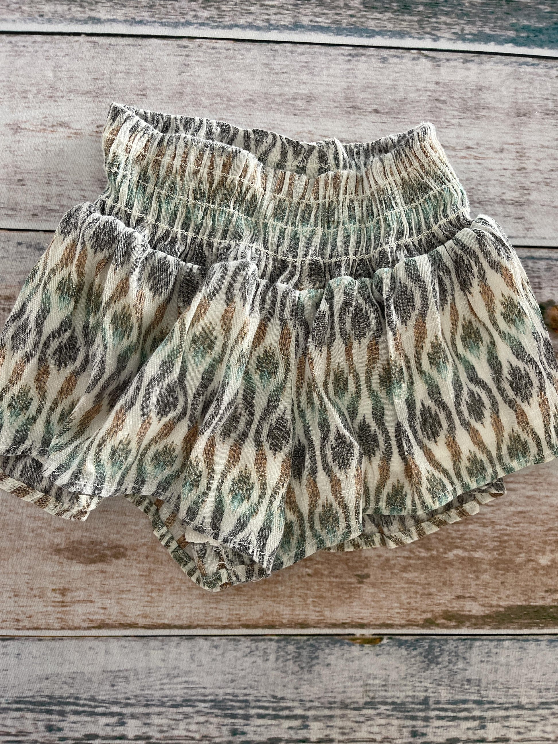 For love and $ Girls light green | Light Blue | White Shorts Size: 4T light green | Light Blue | White