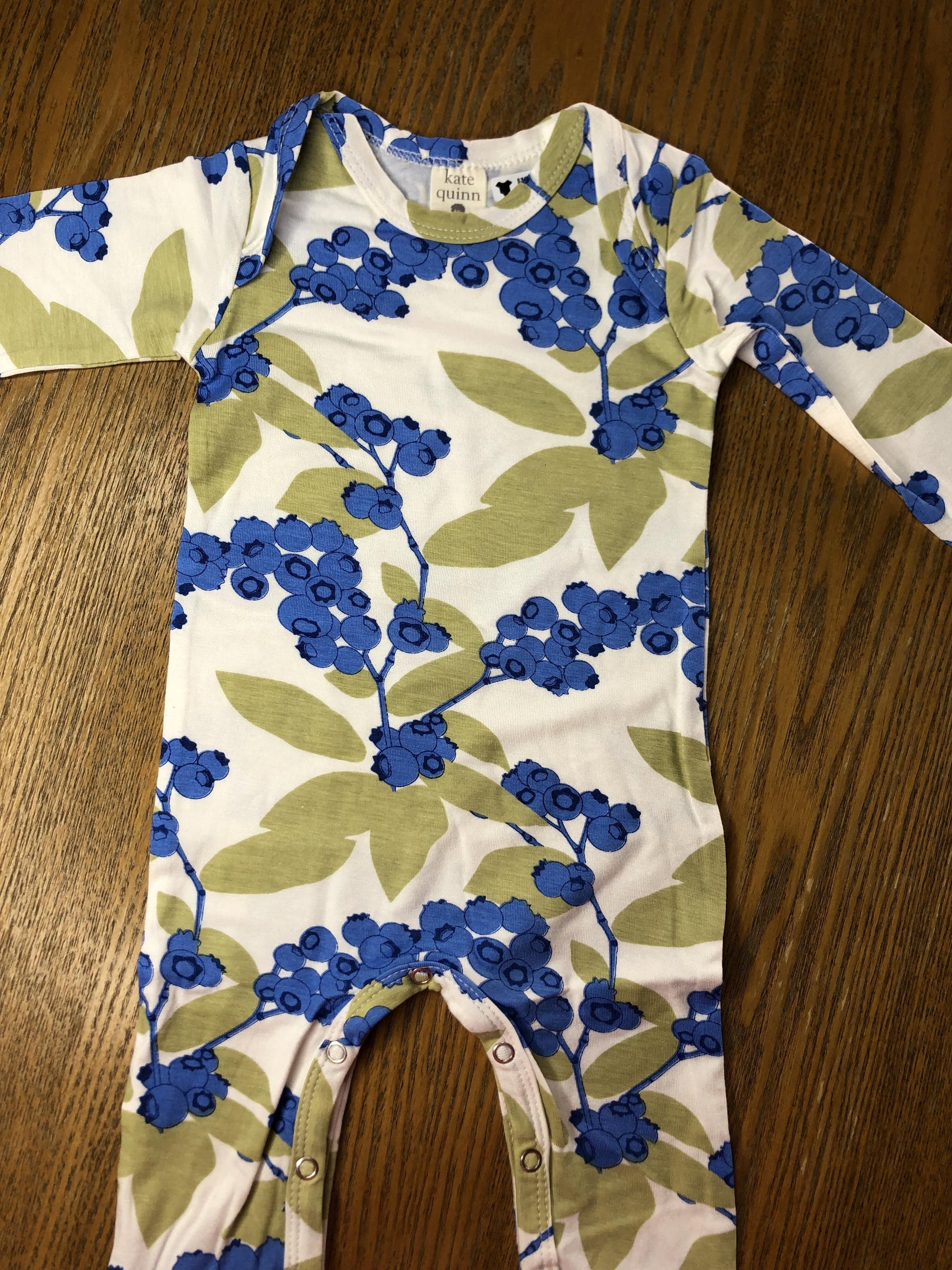 Kate Quinn Girls light green | Light Blue | White Long Sleeve Outfit Size: 0-3 months light green | Light Blue | White