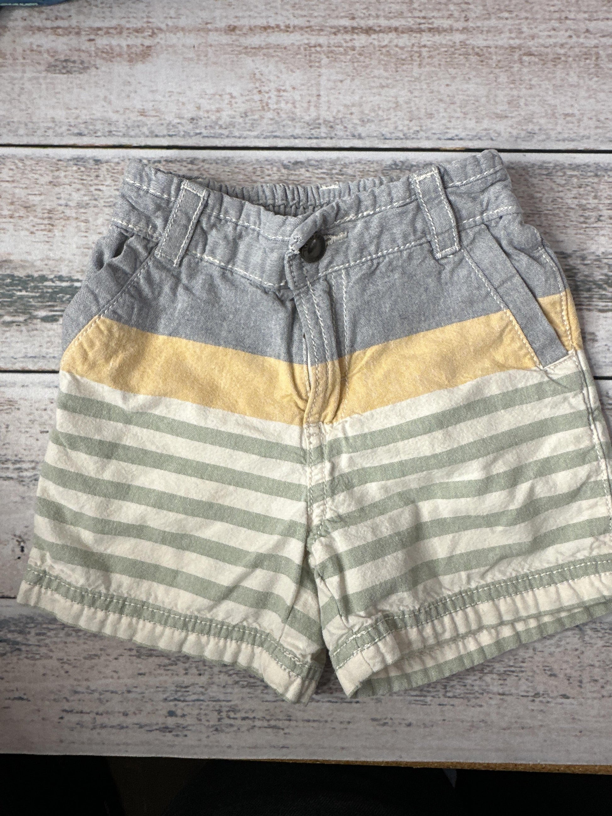 OshKosh Unisex light green | Light Blue | Yellow Shorts Size: 12-18 months light green | Light Blue | Yellow