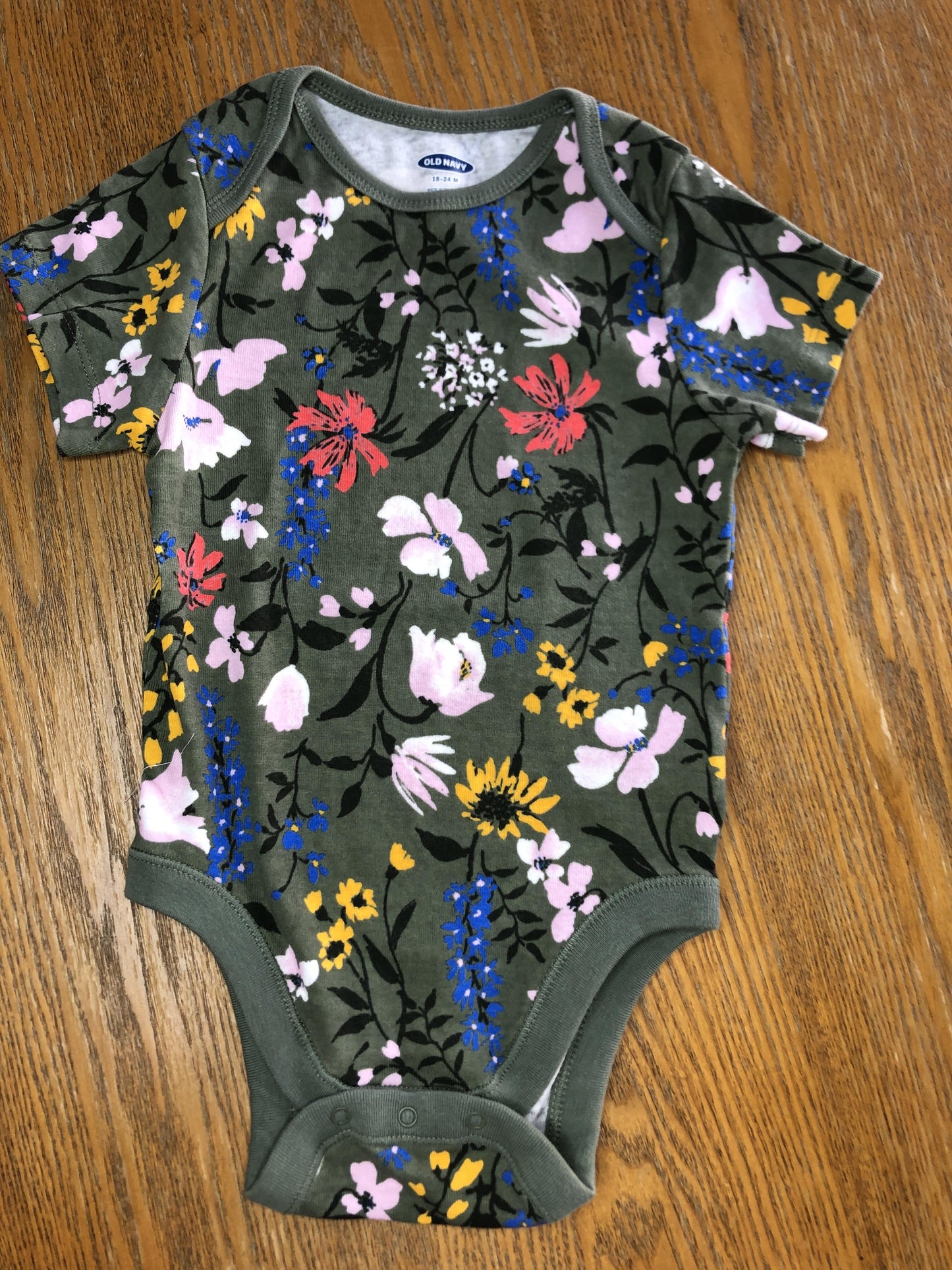 Old Navy Girls light green | Pink floral Onesie Size: 18-24 months light green | Pink floral
